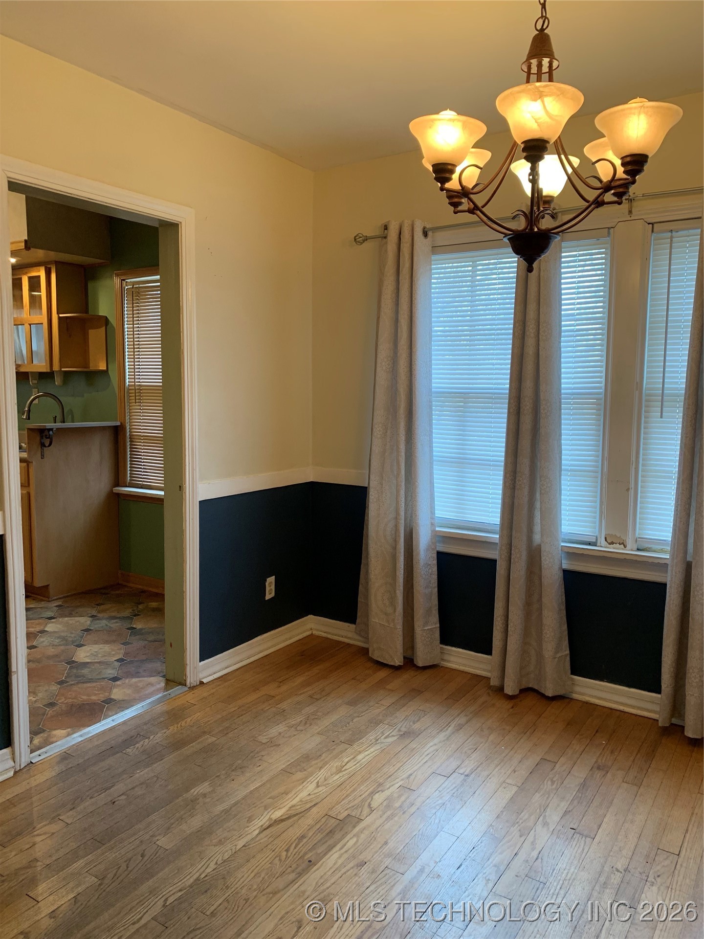 141 N College Avenue Property Photo 6