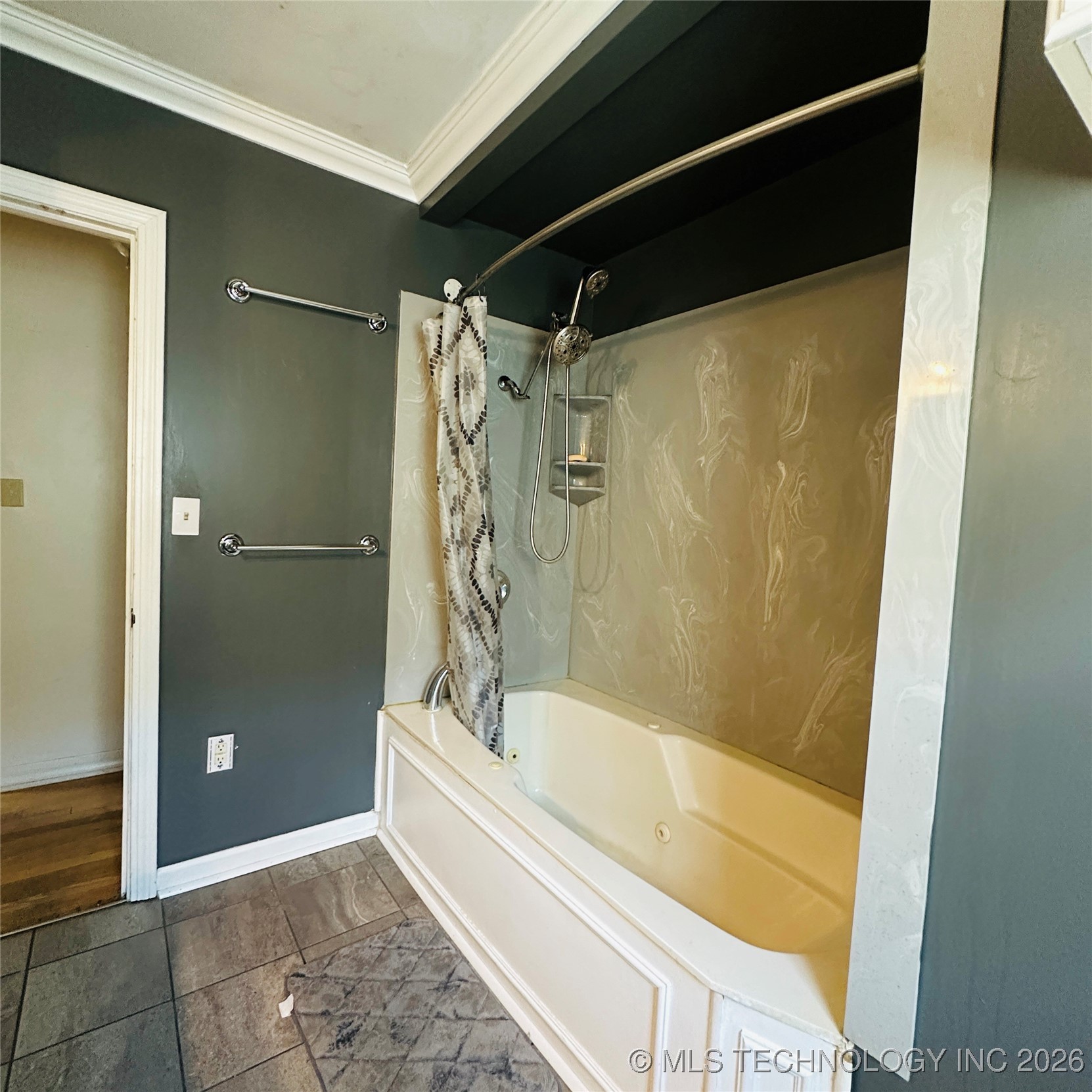 141 N College Avenue Property Photo 22