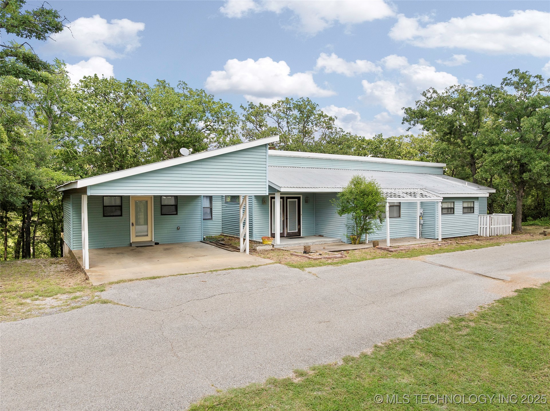 296 Ridgeview Road Property Photo 1