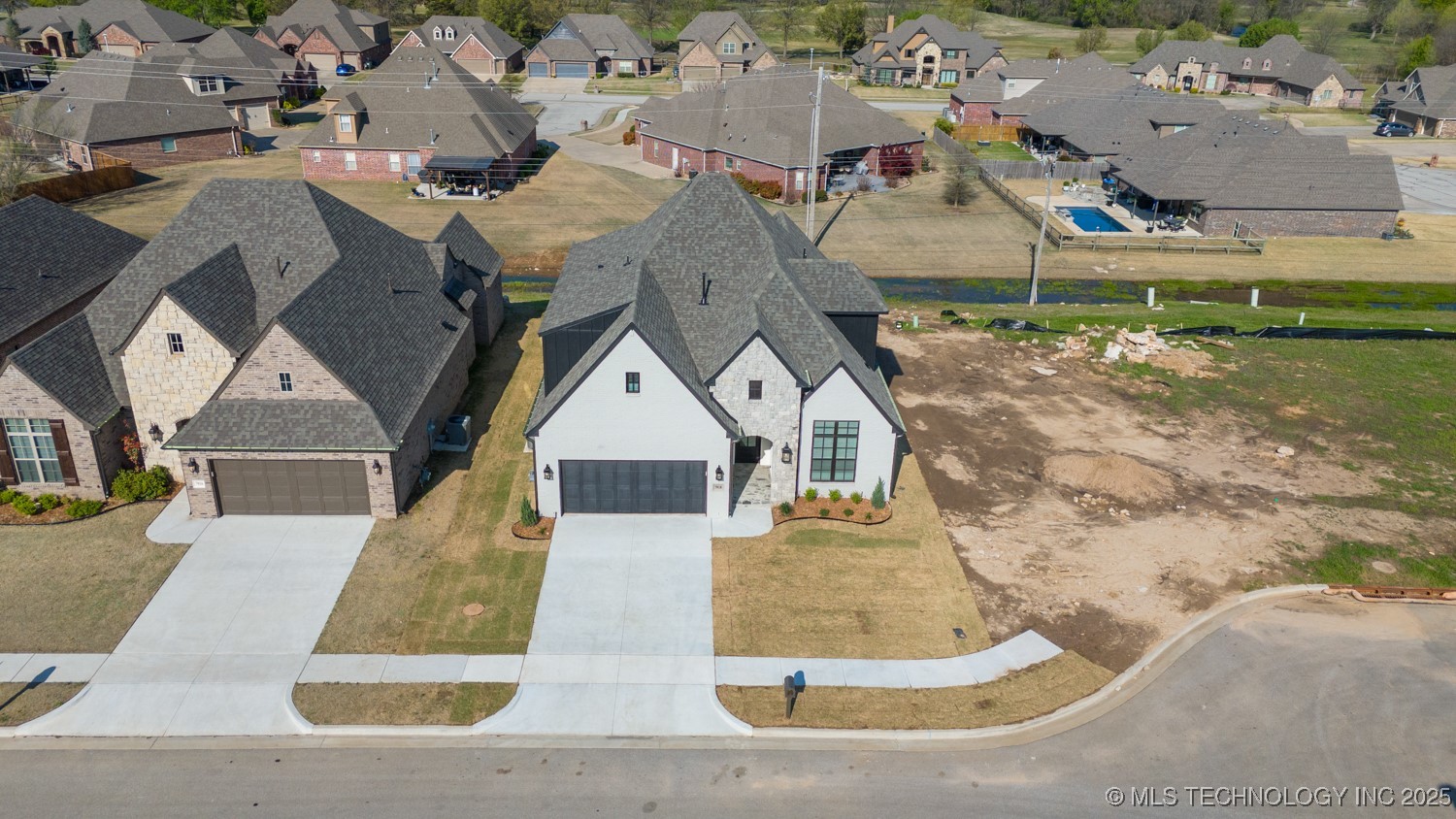 7918 N 145th East Court Property Photo 38