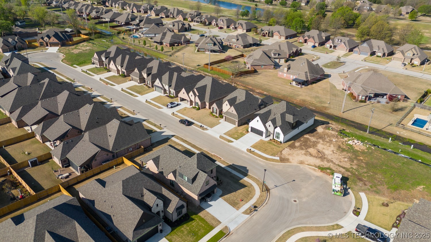 7918 N 145th East Court Property Photo 41