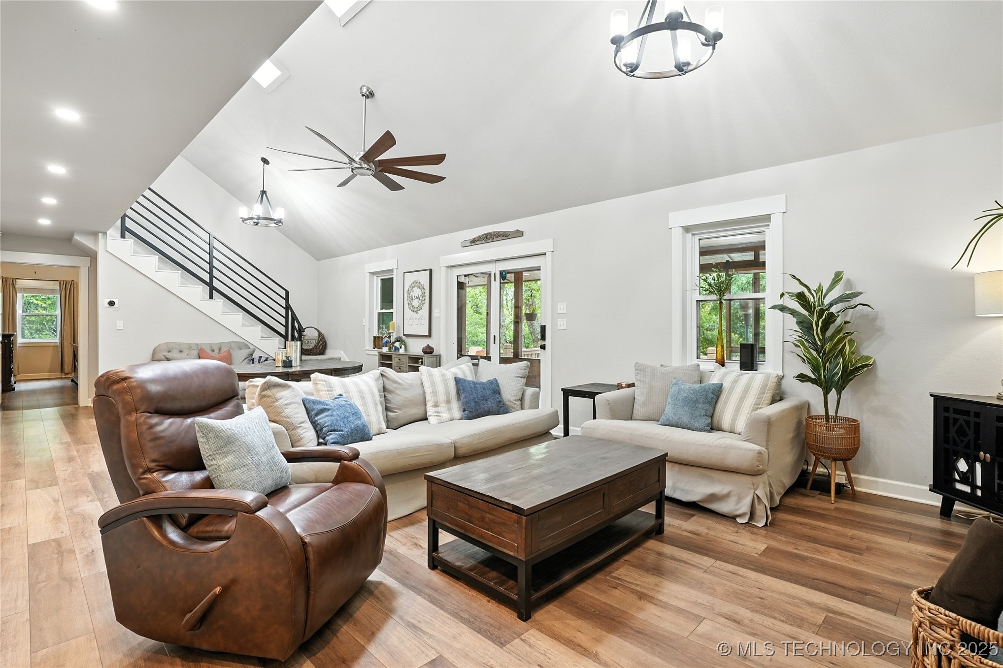 8759 W Rogers Boulevard Property Photo 4