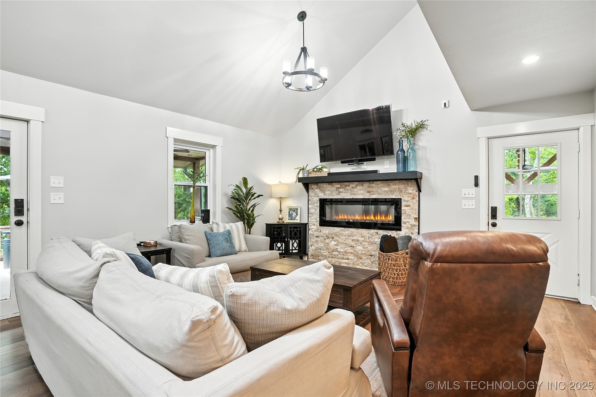 8759 W Rogers Boulevard Property Photo 5