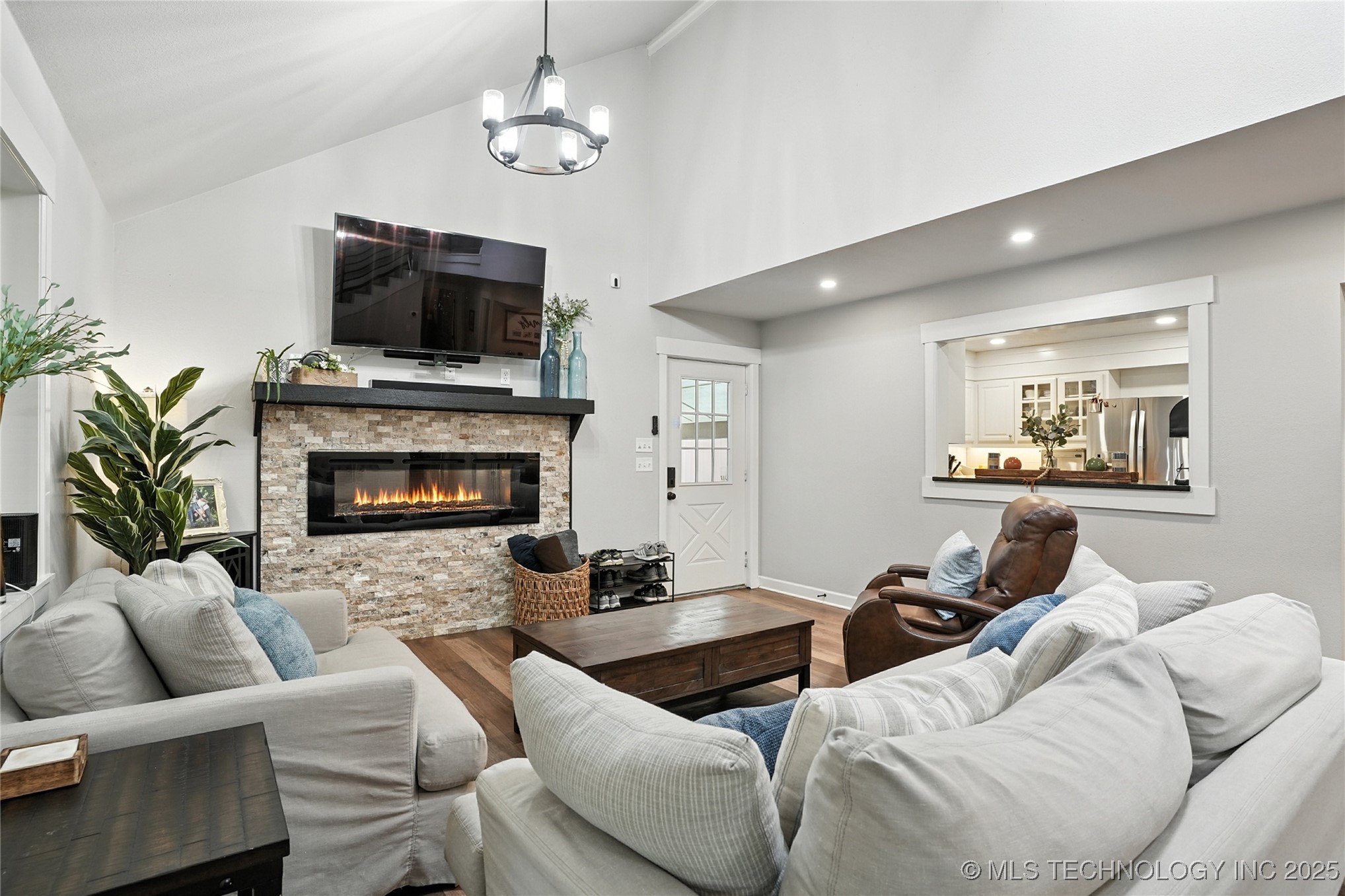 8759 W Rogers Boulevard Property Photo 6