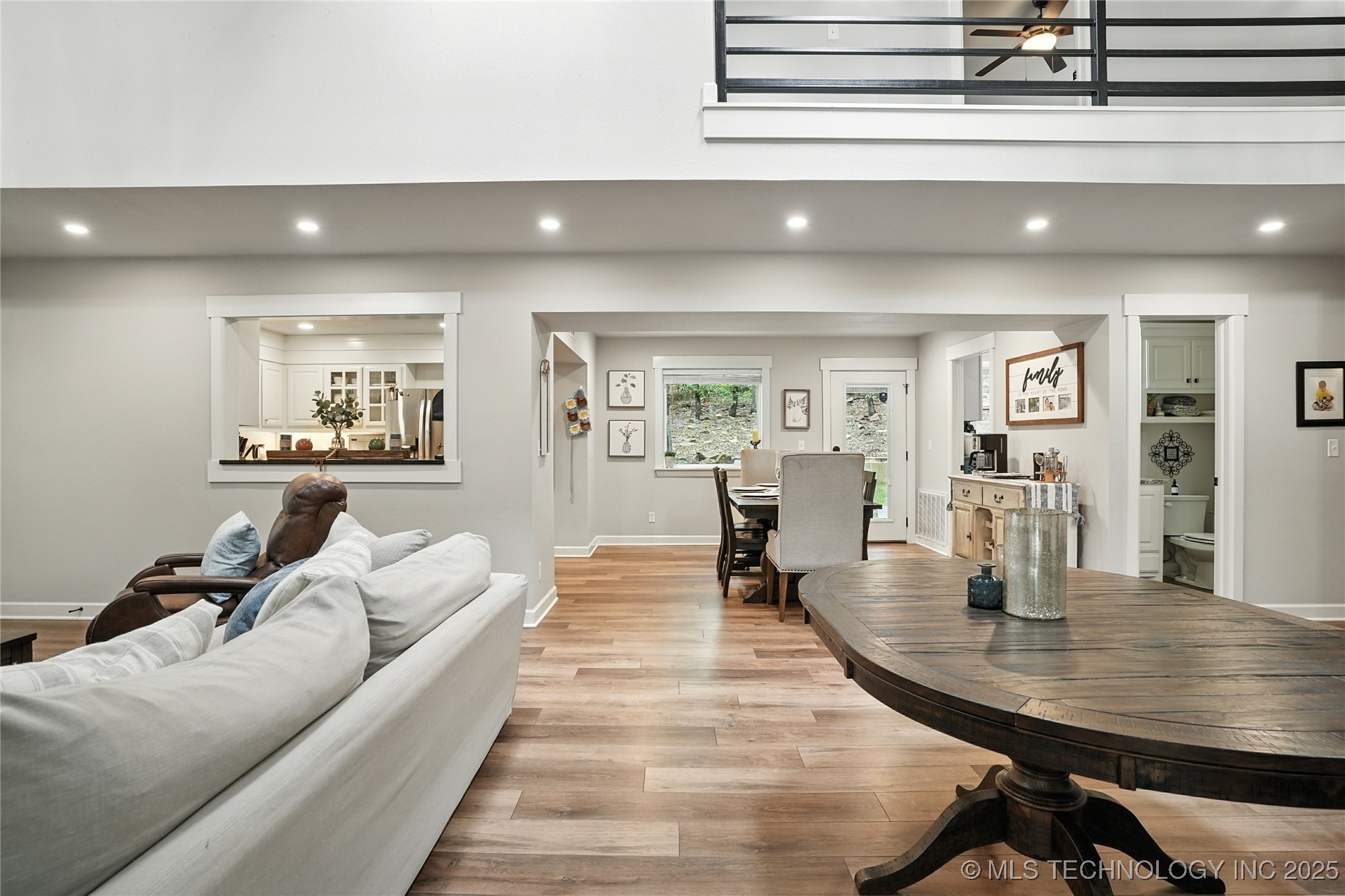 8759 W Rogers Boulevard Property Photo 7