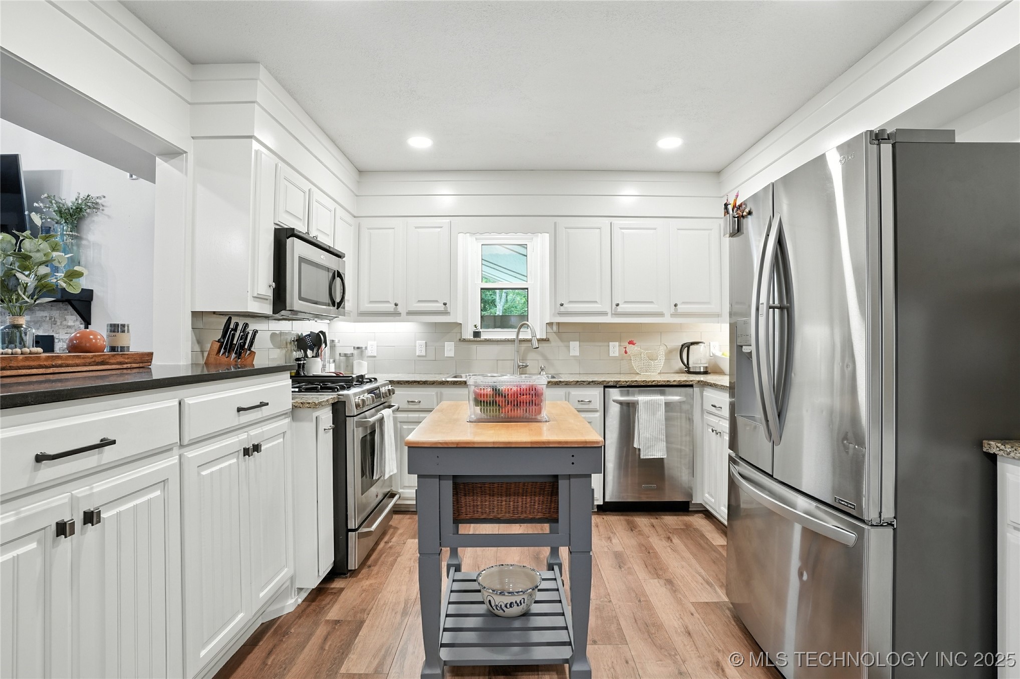 8759 W Rogers Boulevard Property Photo 8