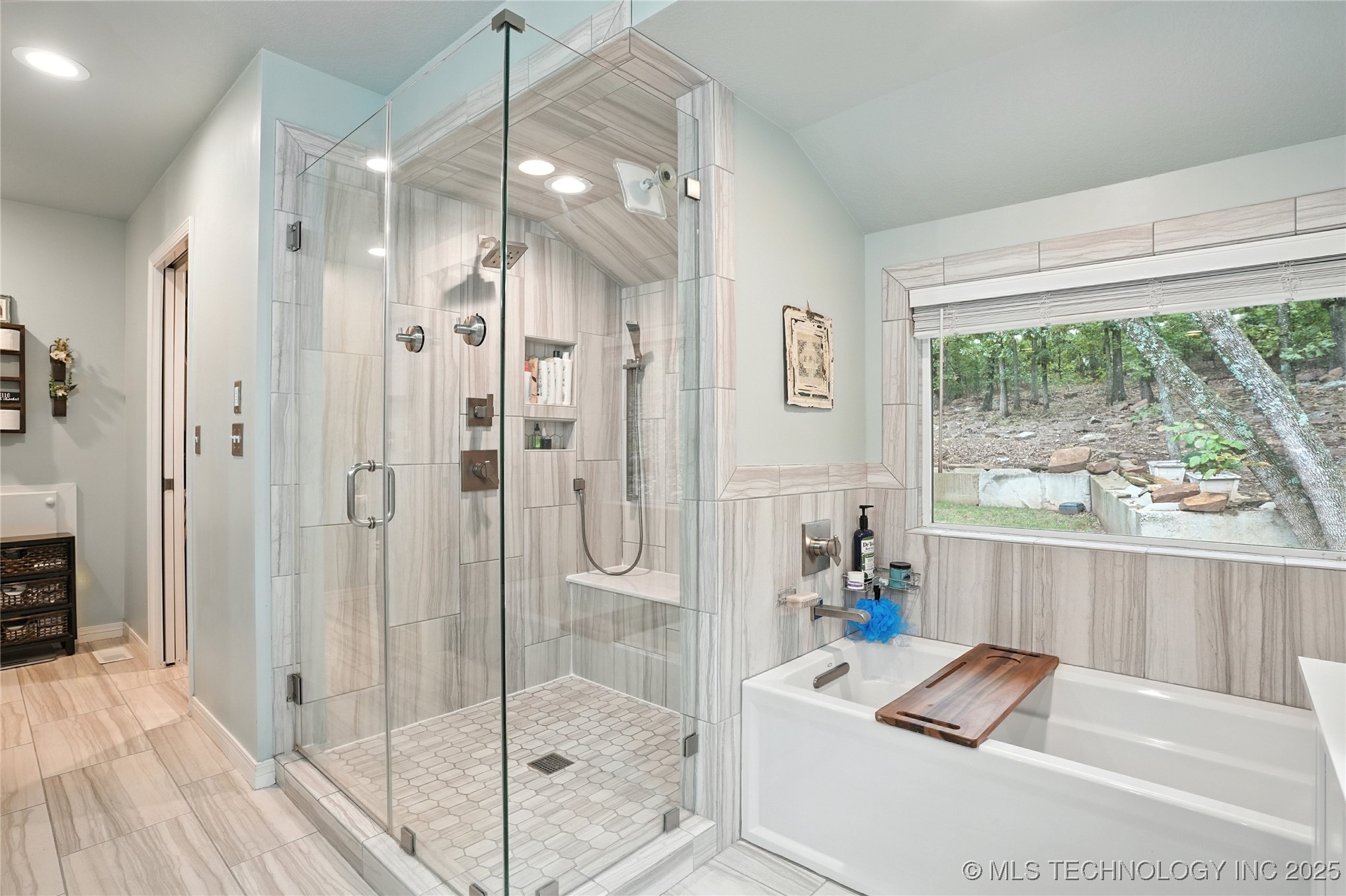 8759 W Rogers Boulevard Property Photo 20