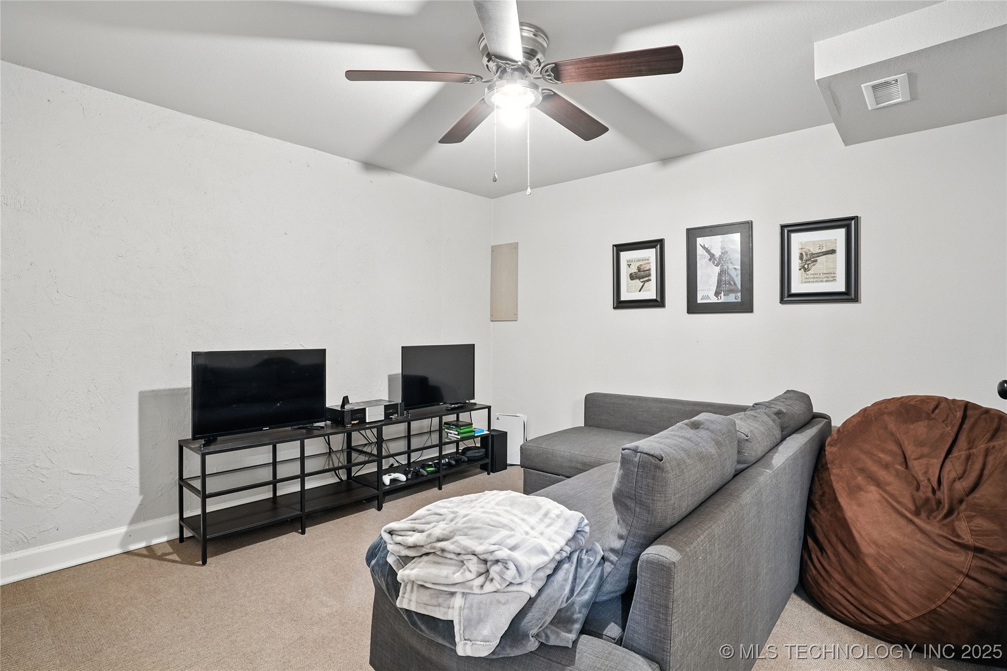 8759 W Rogers Boulevard Property Photo 40