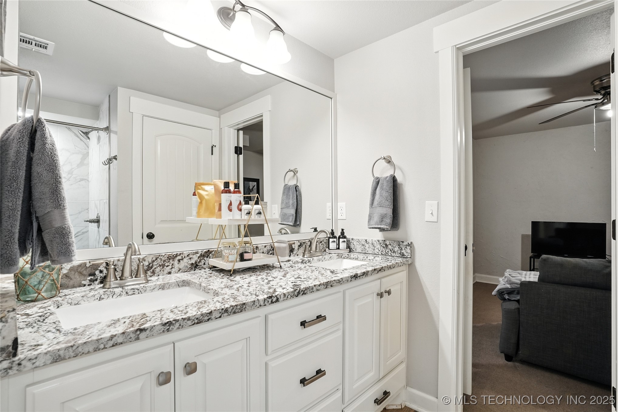 8759 W Rogers Boulevard Property Photo 42