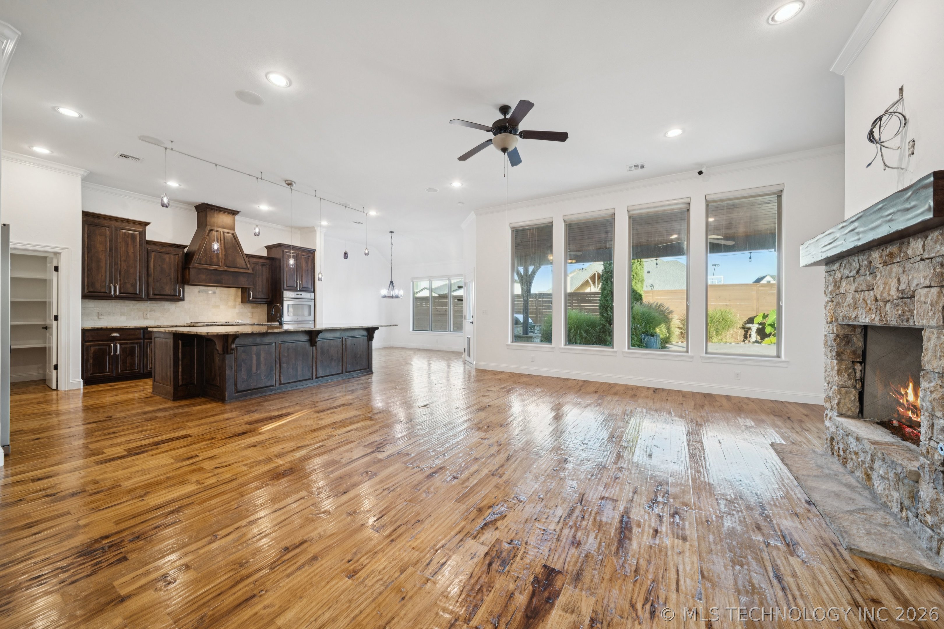 12723 S 3rd Street Property Photo 8