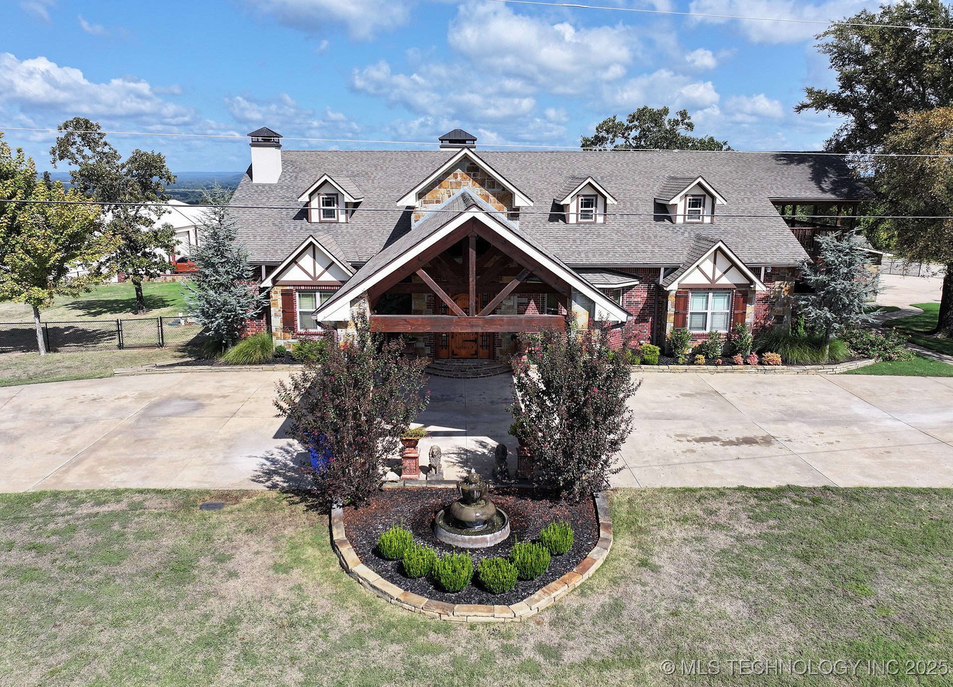 460181 E 1120 Road Property Photo 2