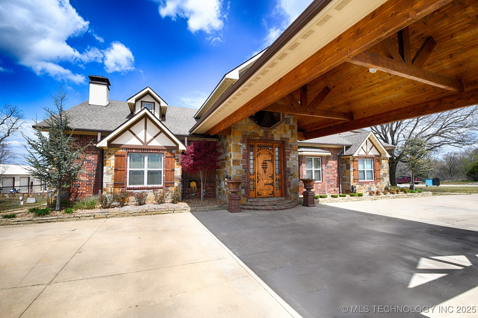 460181 E 1120 Road Property Photo 3