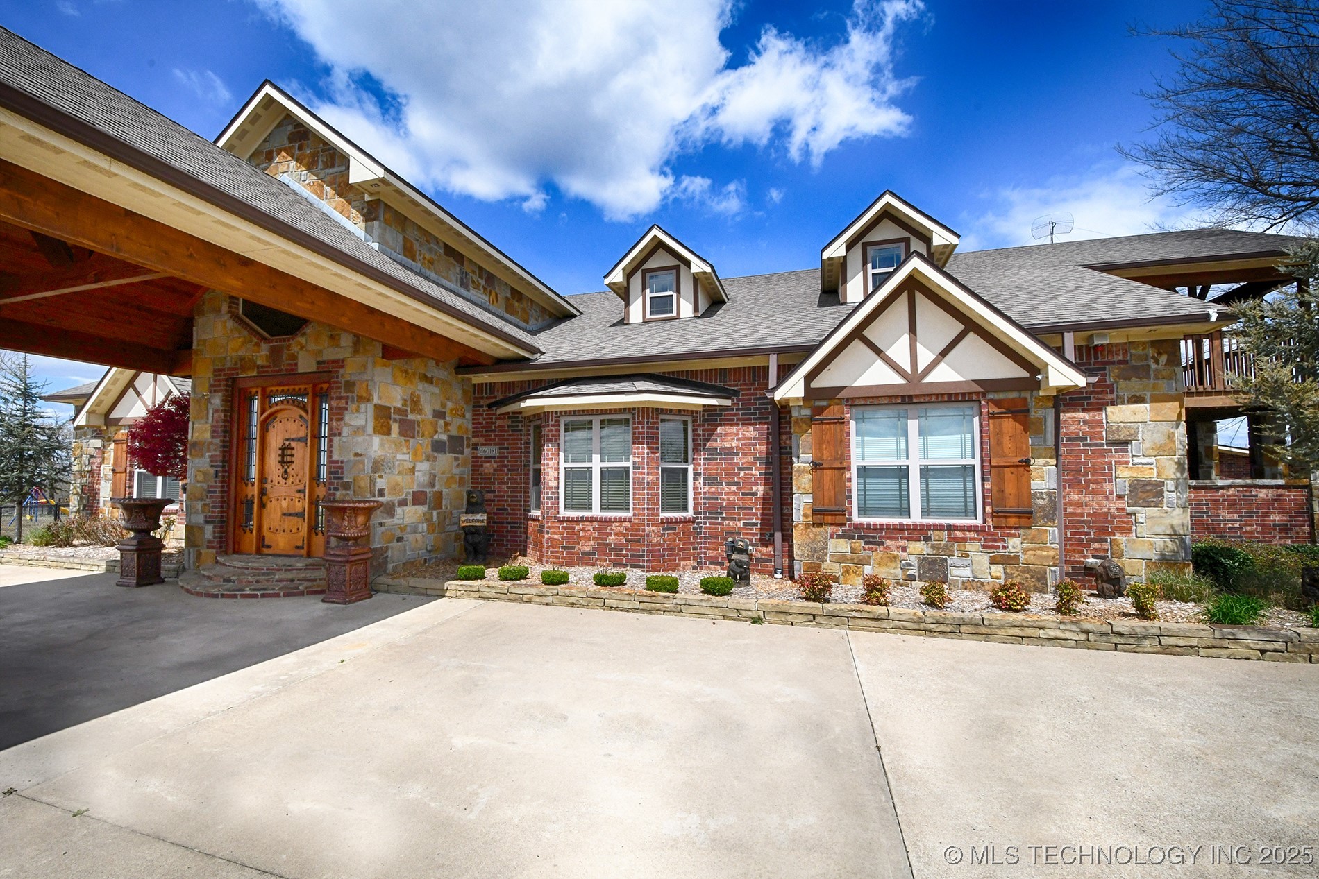 460181 E 1120 Road Property Photo 4