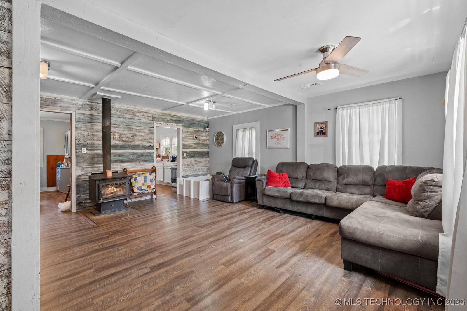 901 W Cherokee Property Photo 7