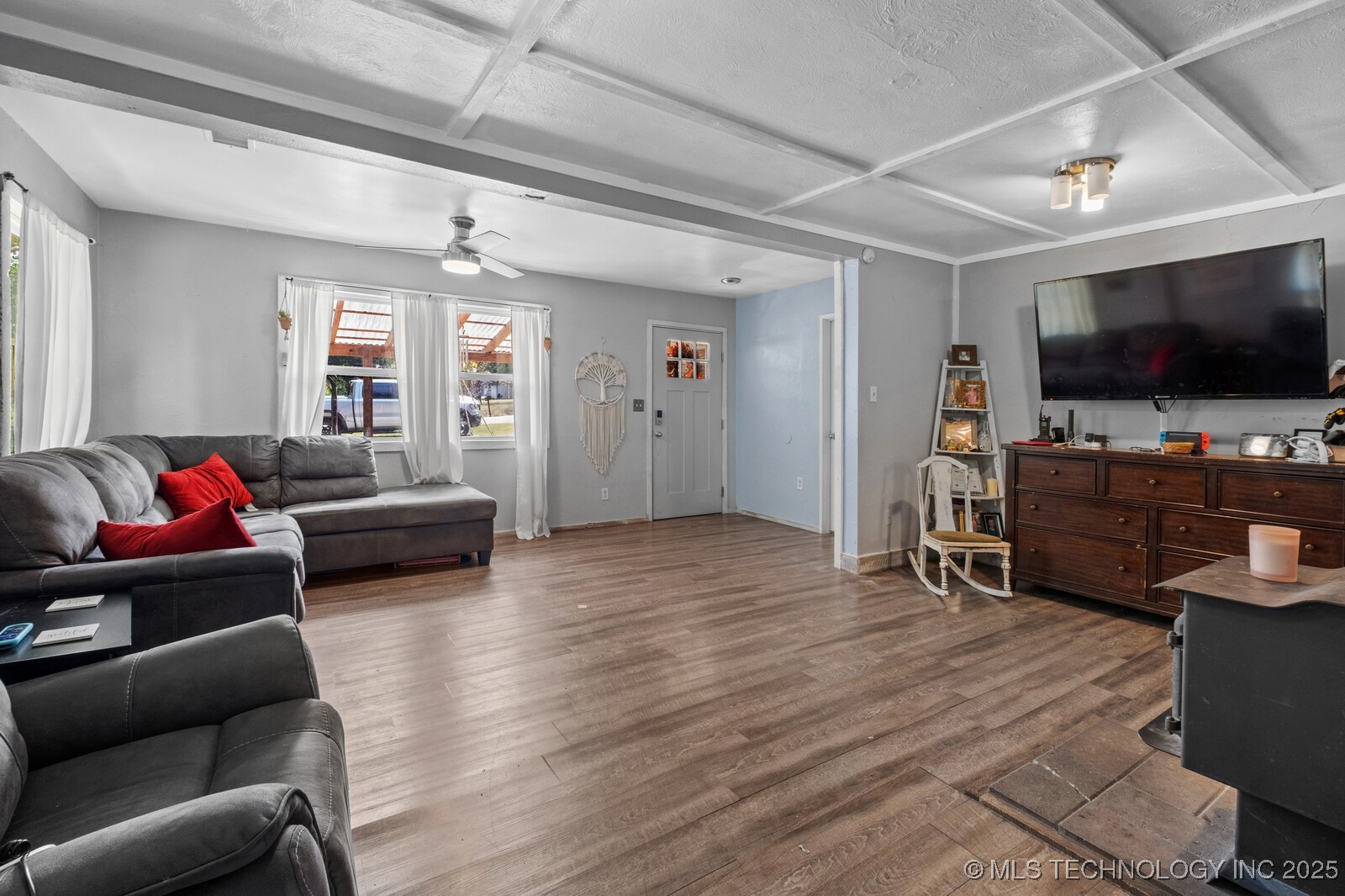 901 W Cherokee Property Photo 8