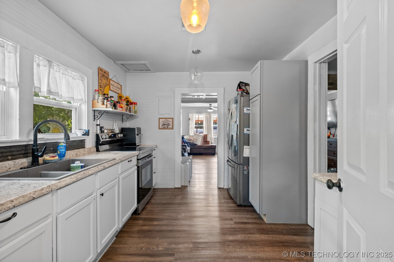 901 W Cherokee Property Photo 12