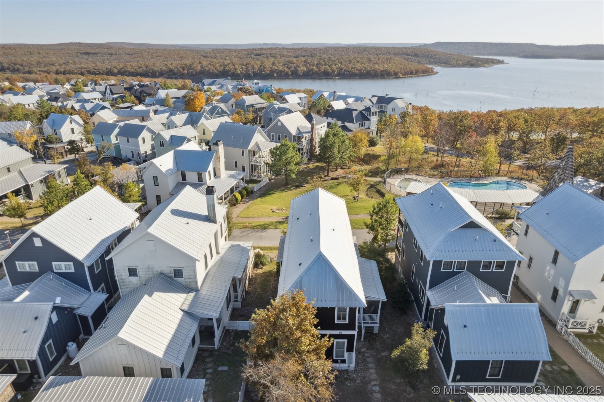 87 Lower Greenway Property Photo 3