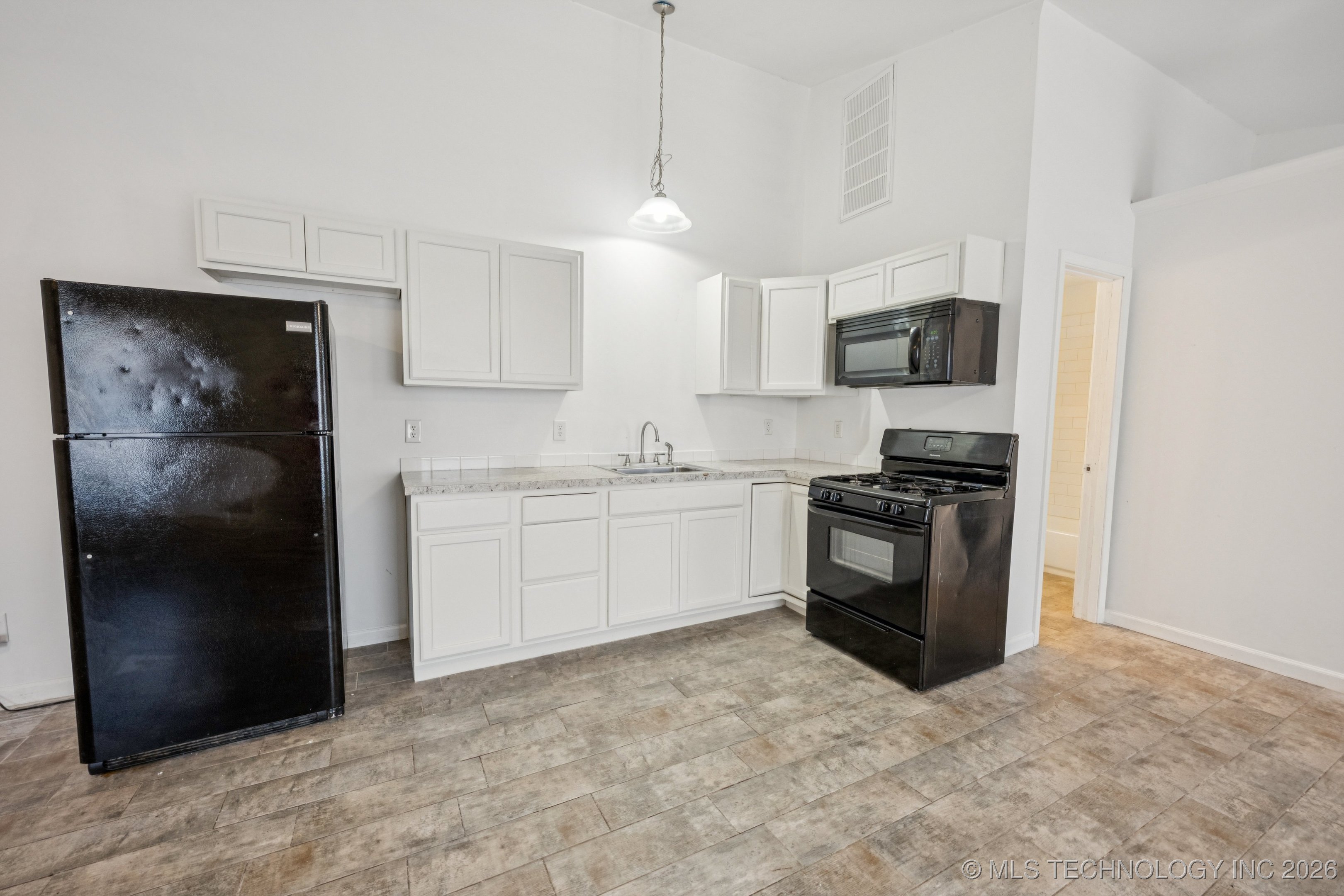 2251 S 64th Street West Property Photo 10