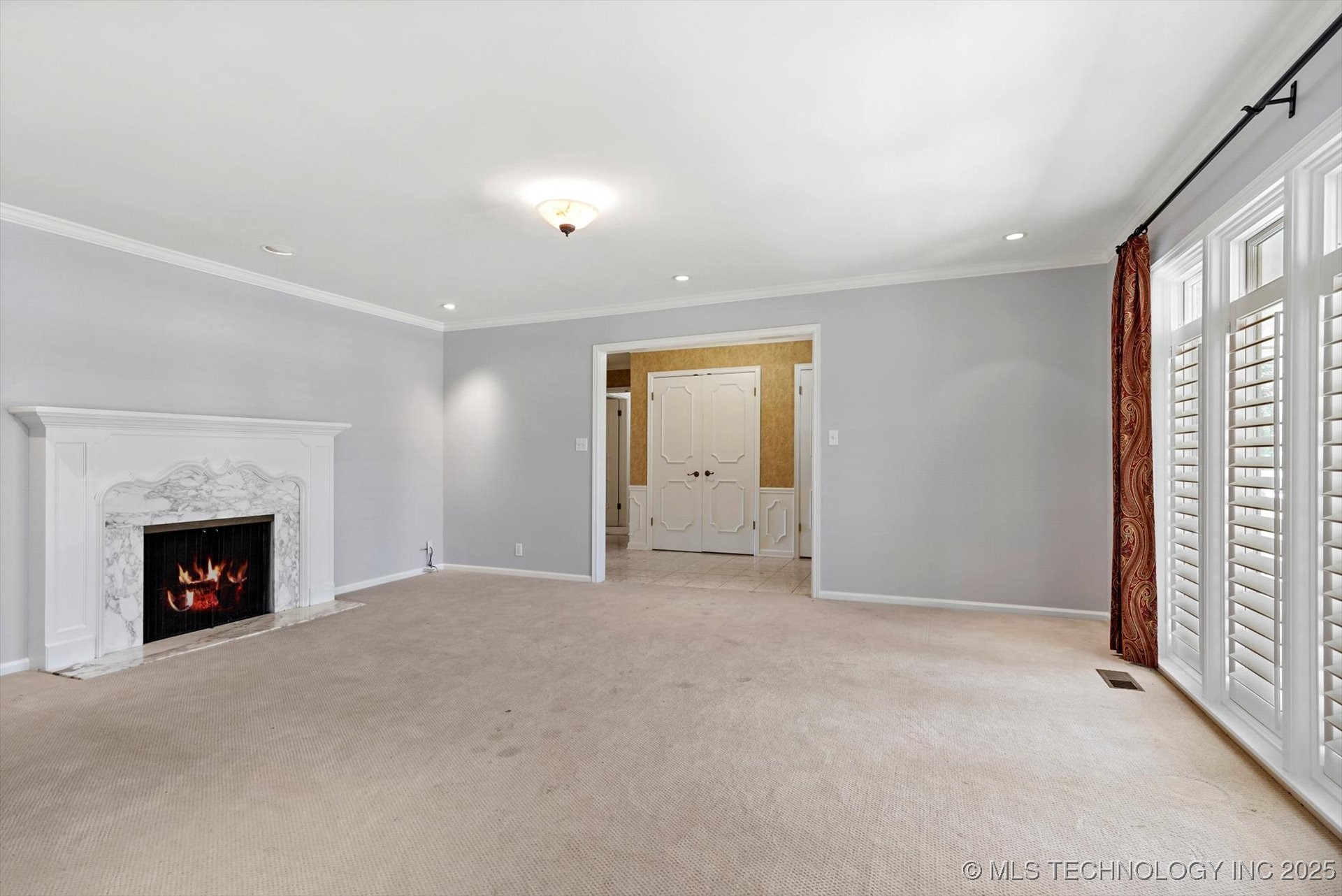 5819 S Delaware Place Property Photo 5