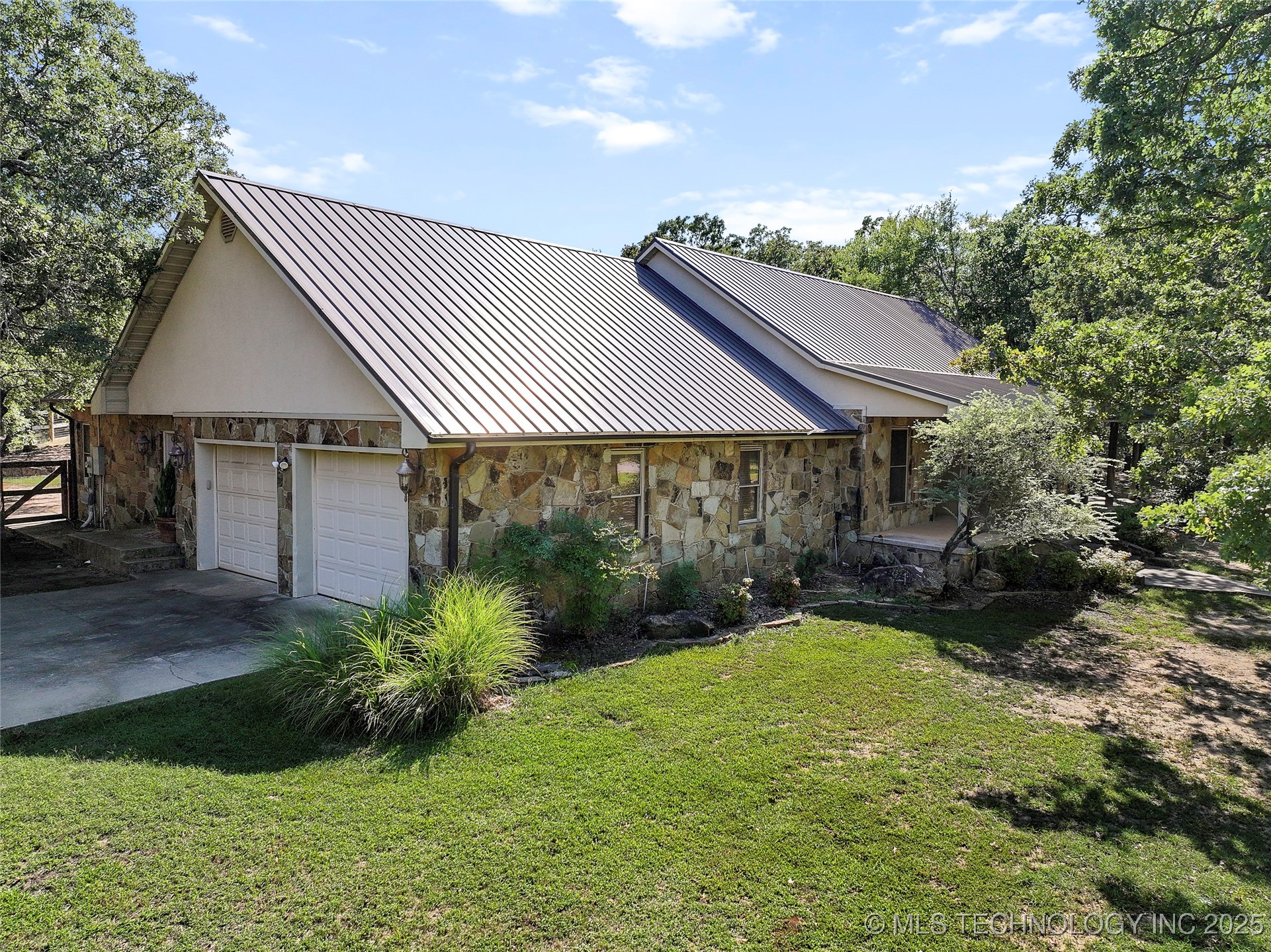 780 Rickets Lane Property Photo 4