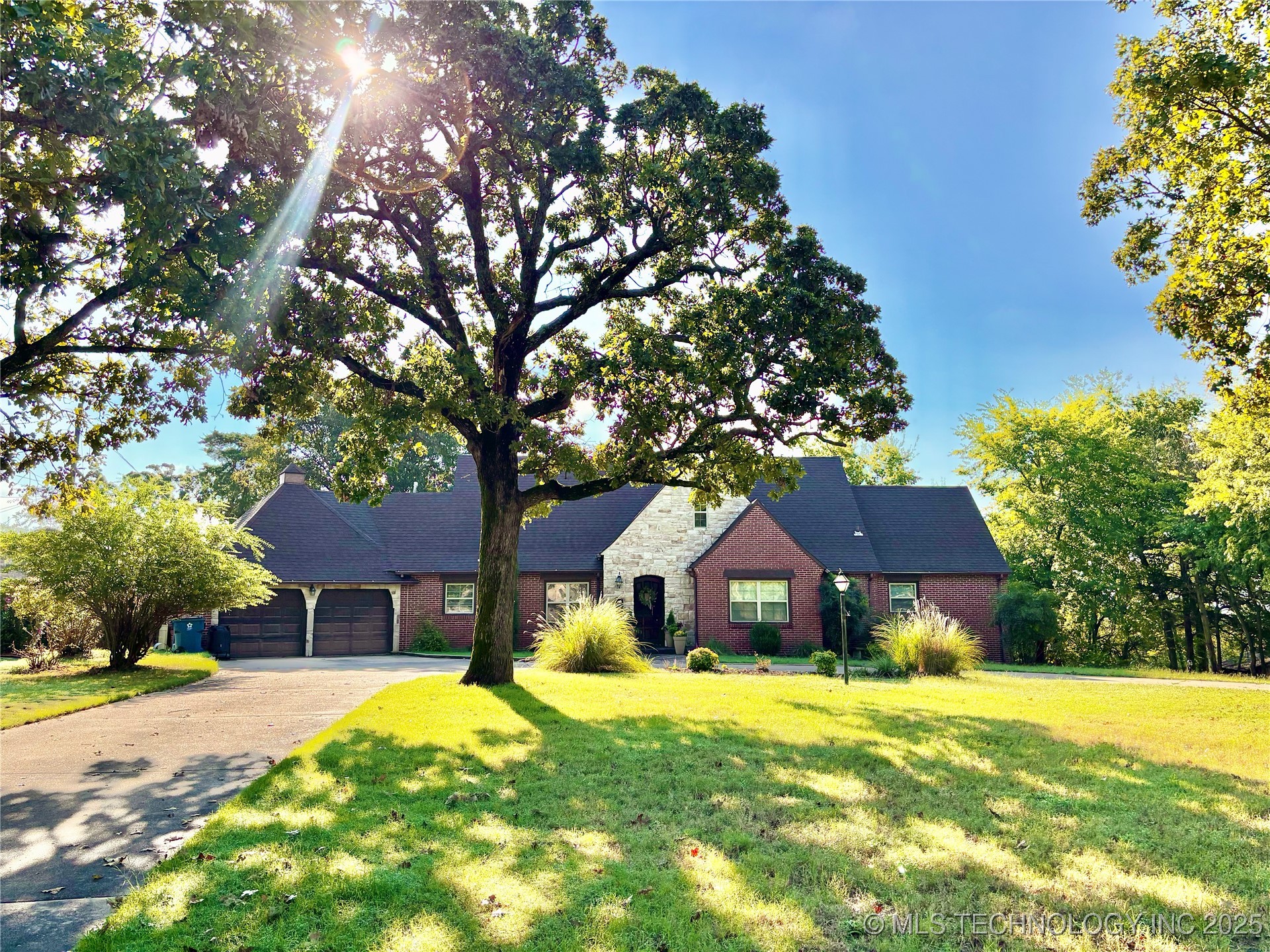 1406 Country Club Road Property Photo 7