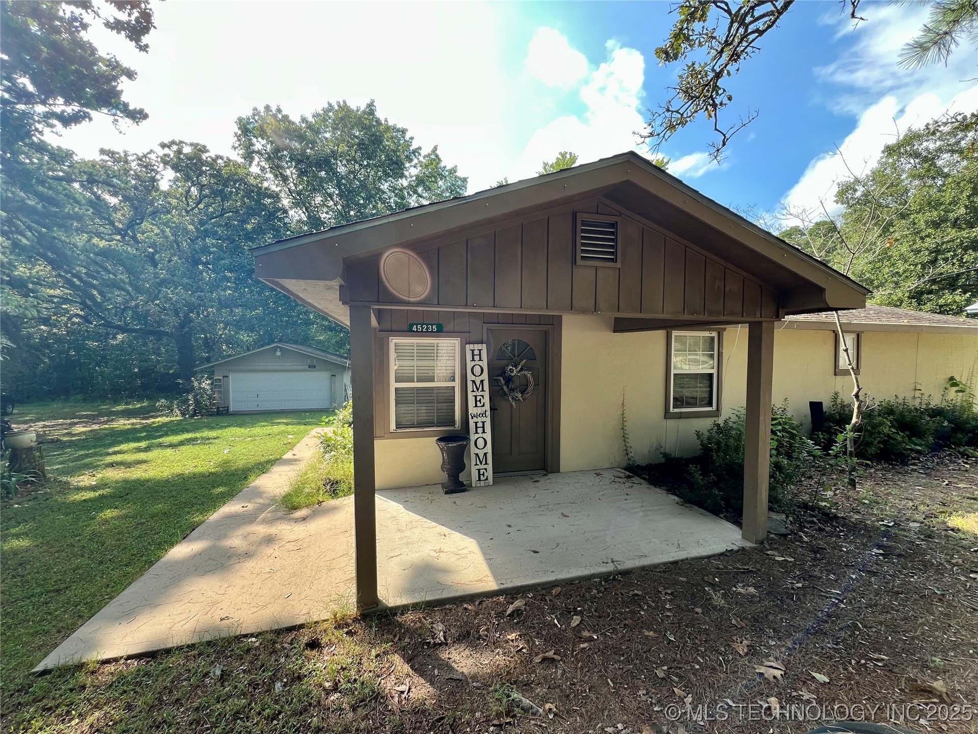 45235 County Road 570 Property Photo 1