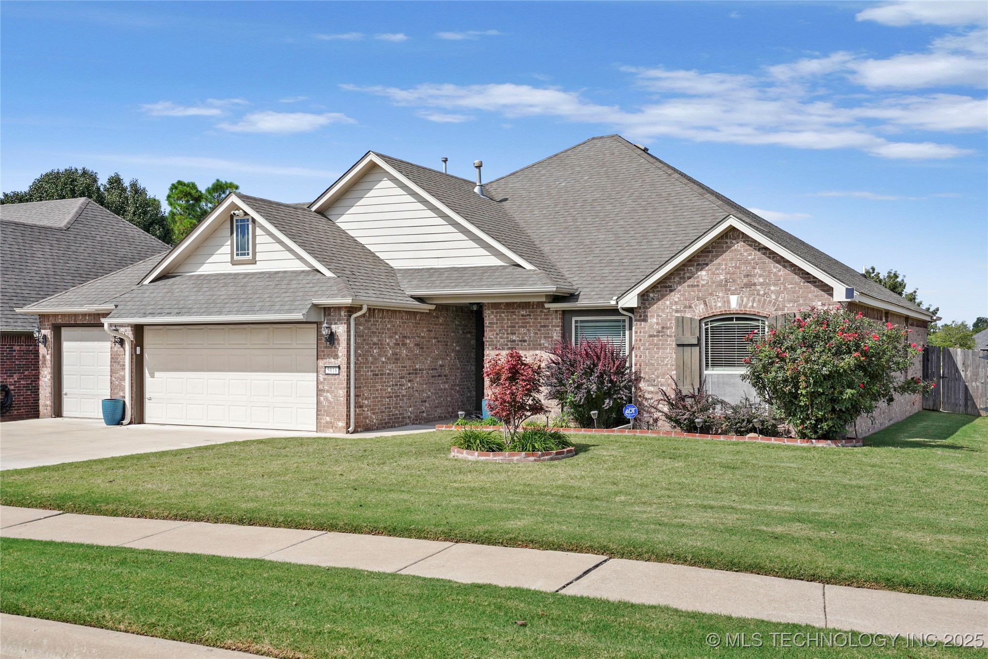 5016 E El Paso Street Property Photo 2