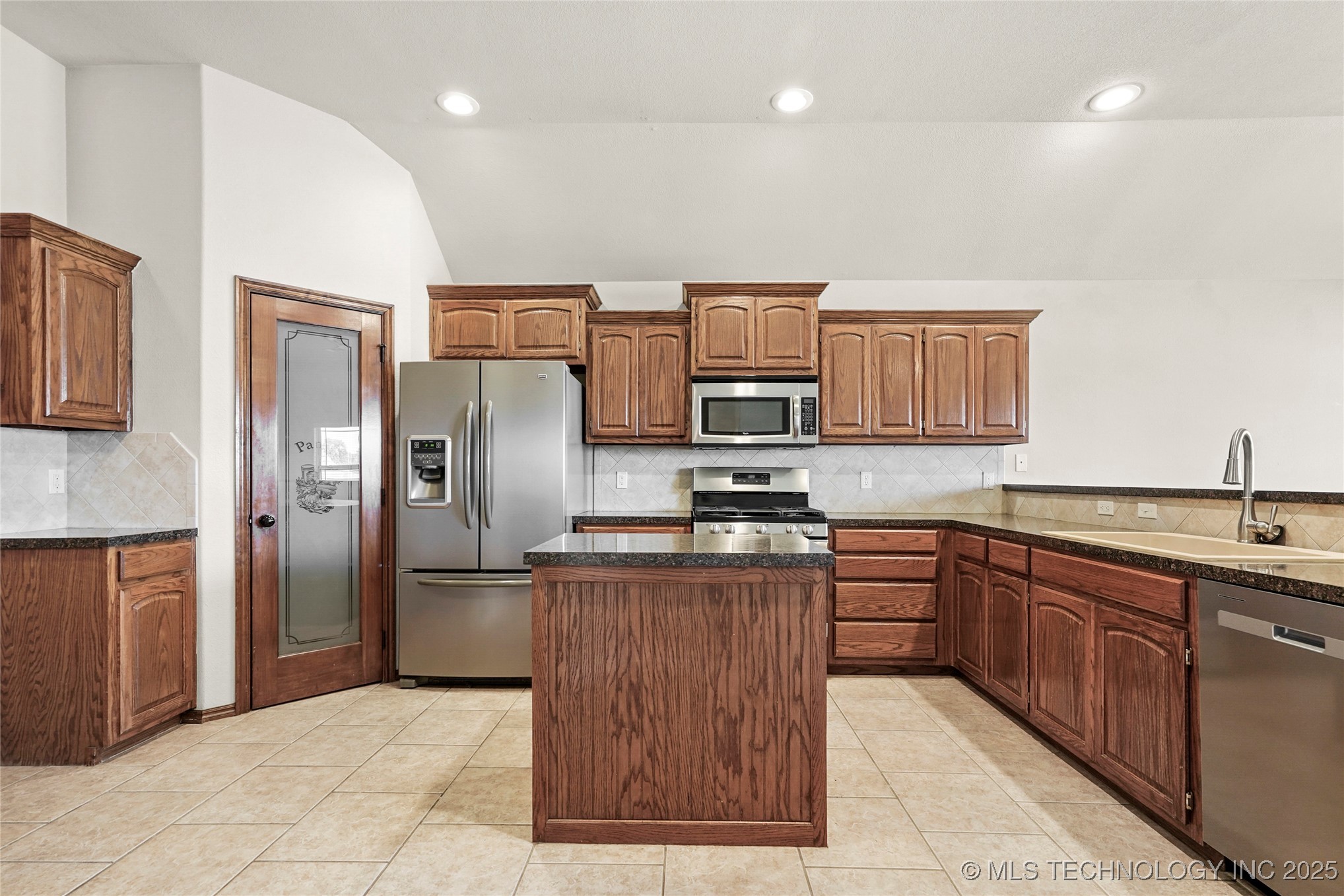 5016 E El Paso Street Property Photo 11