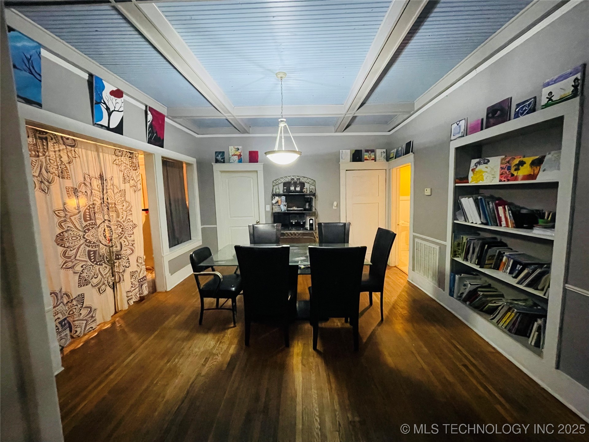 1105 W Elm Property Photo 6