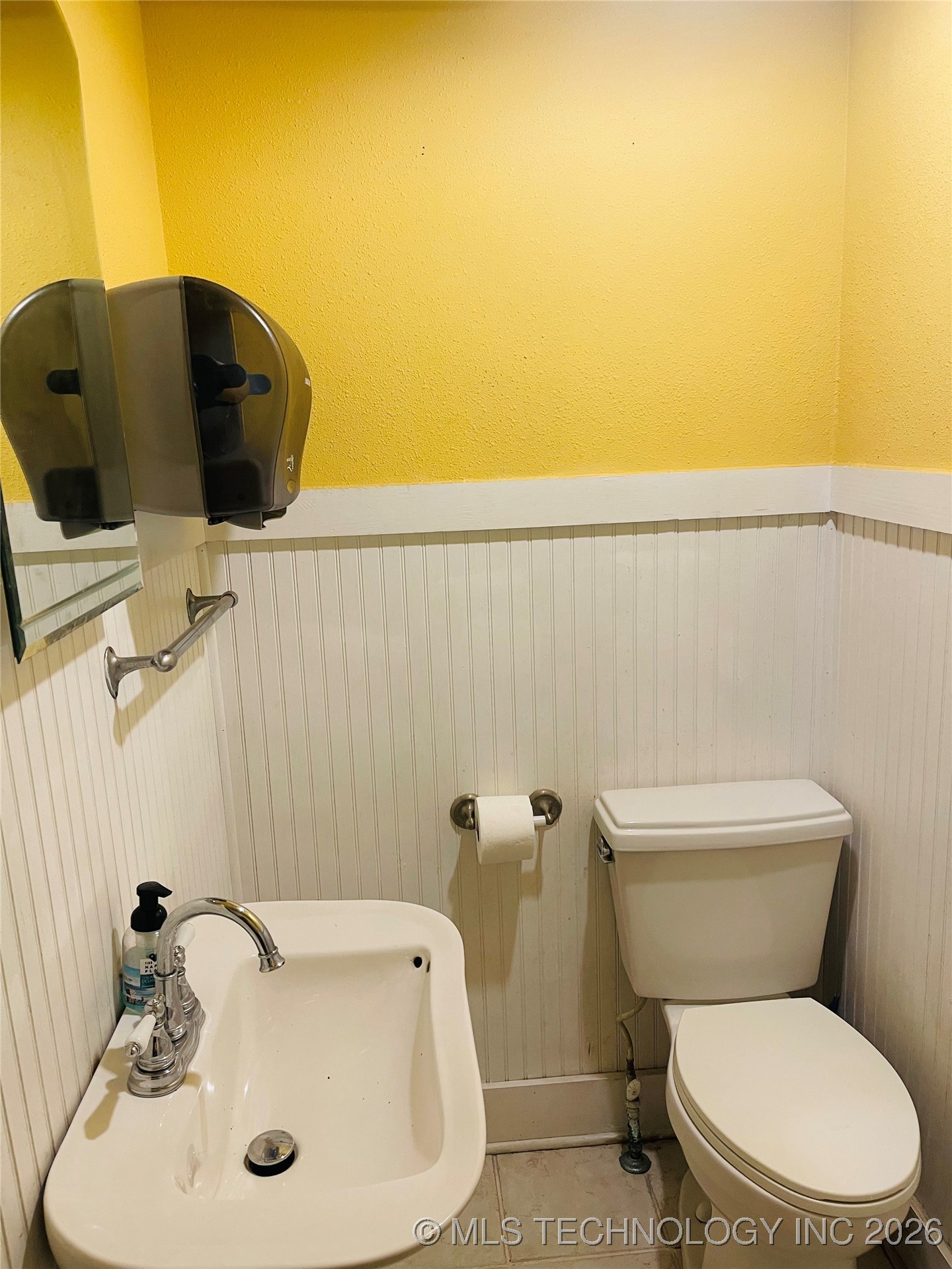 1105 W Elm Property Photo 7