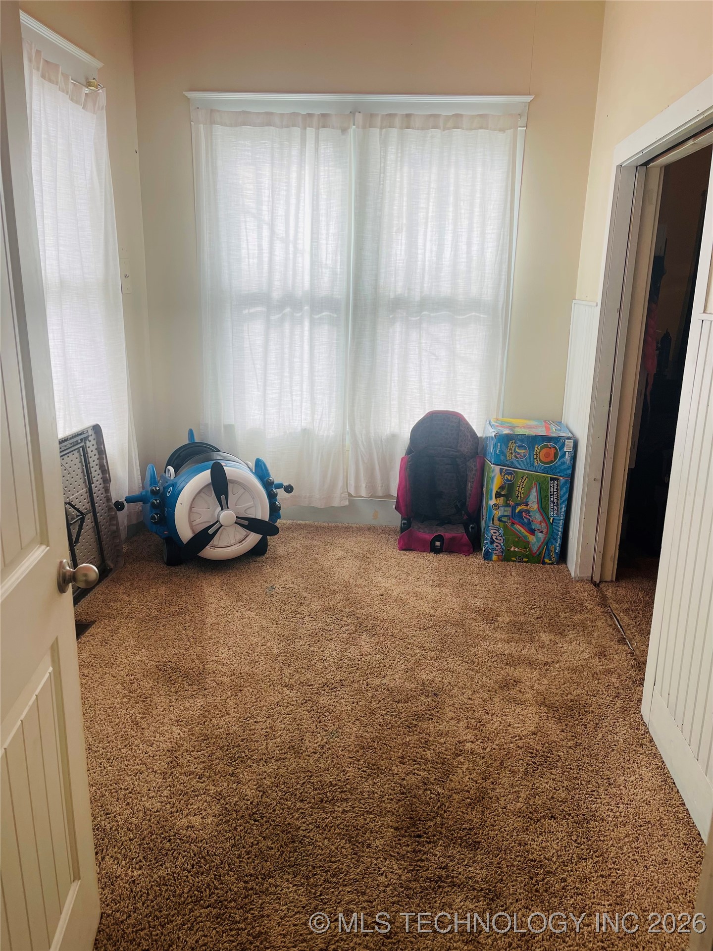 1105 W Elm Property Photo 8