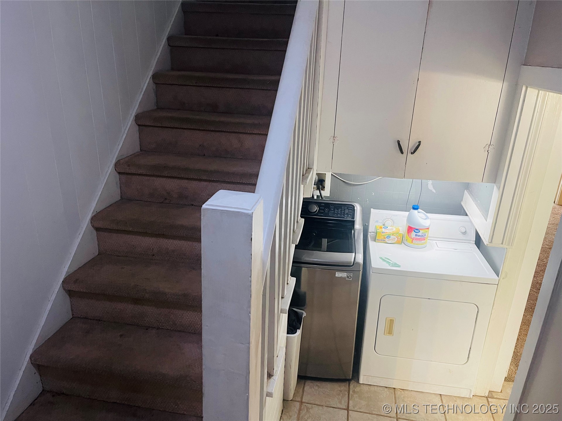 1105 W Elm Property Photo 9