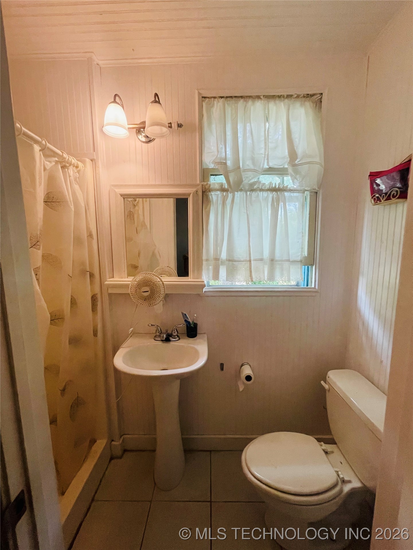 1105 W Elm Property Photo 13