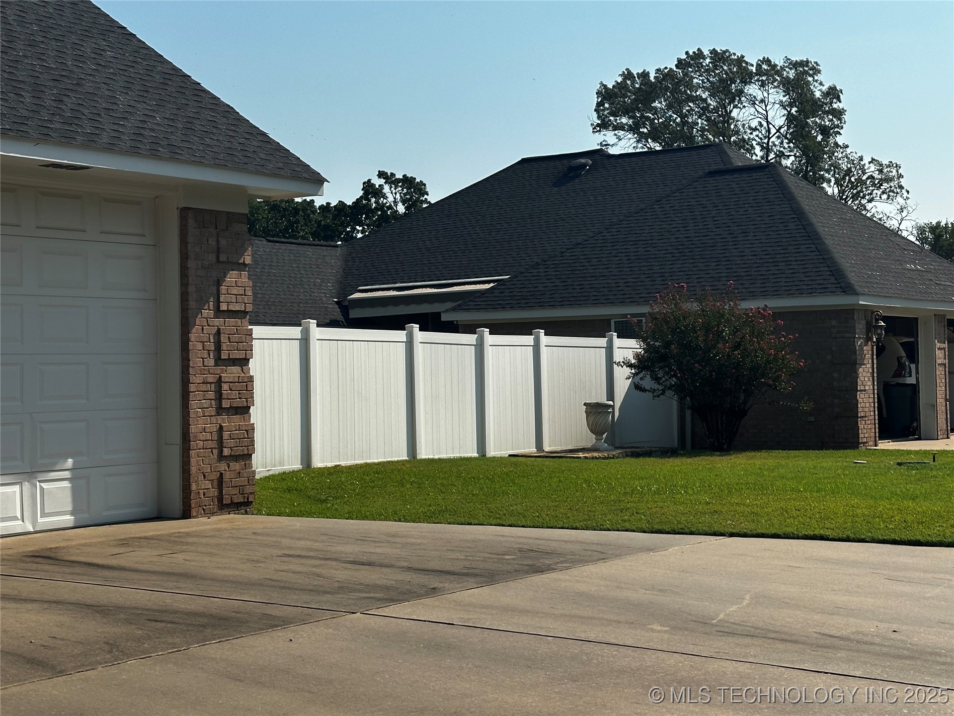 2289 W Community Chapel Road Property Photo 8