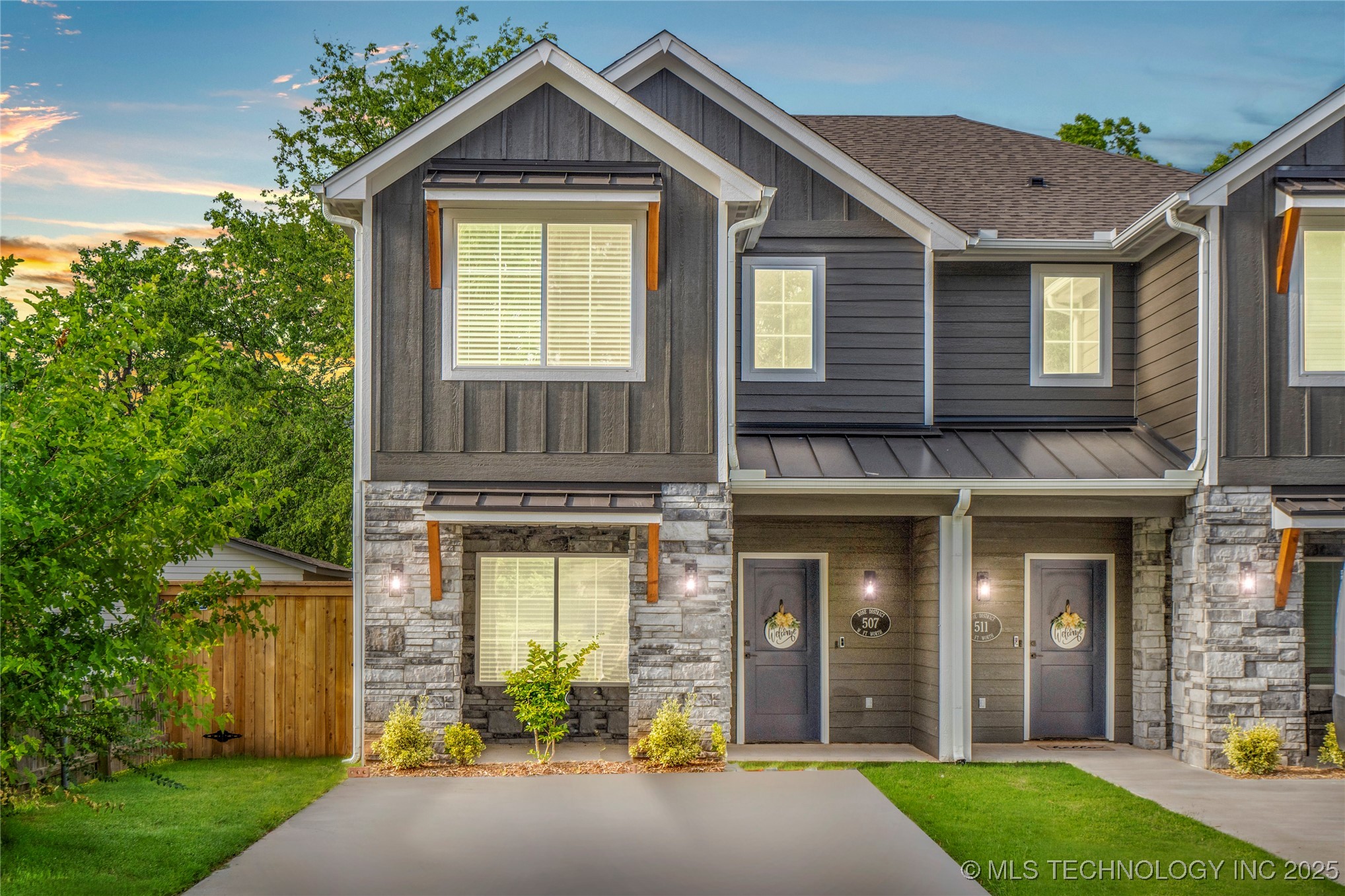 507 W Fort Worth Street Property Photo 2