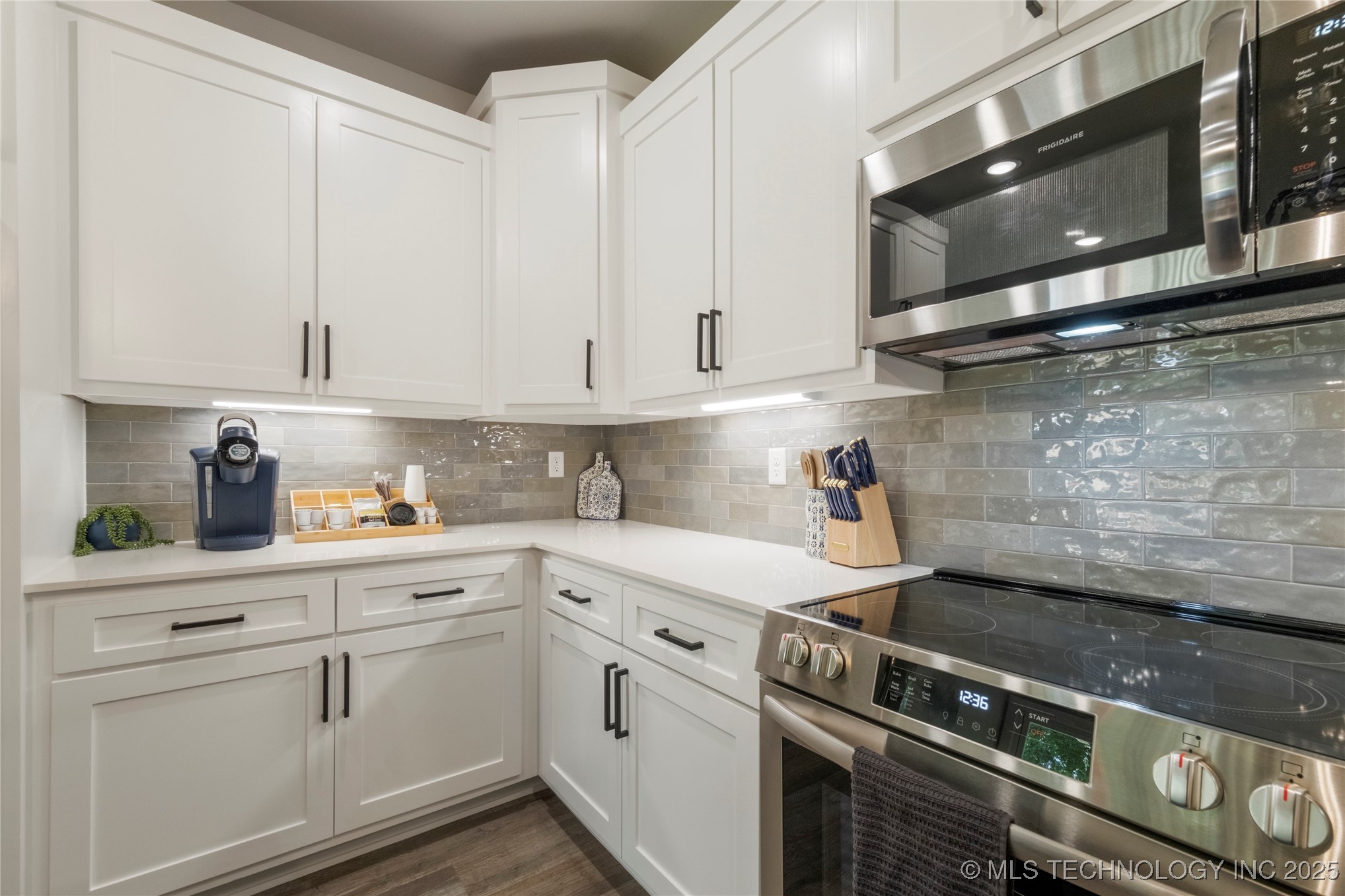 507 W Fort Worth Street Property Photo 15