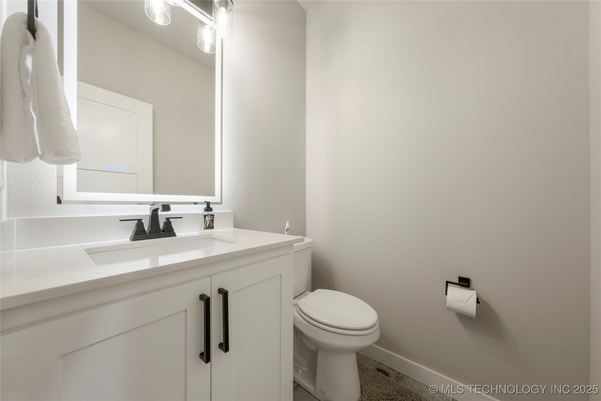 507 W Fort Worth Street Property Photo 25