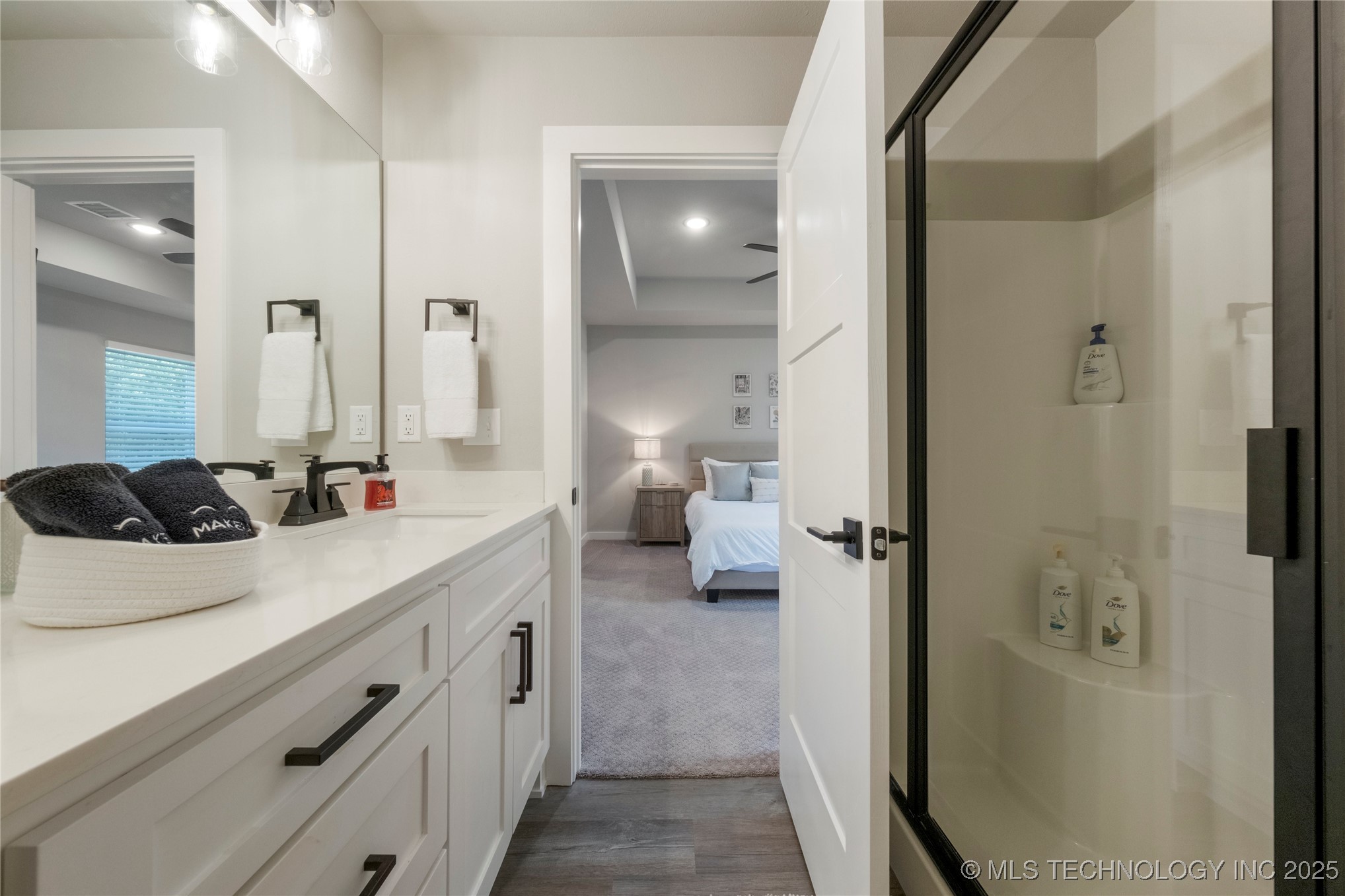 507 W Fort Worth Street Property Photo 29