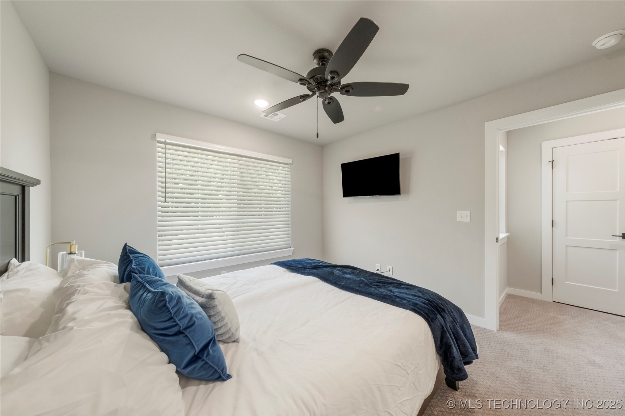 507 W Fort Worth Street Property Photo 32