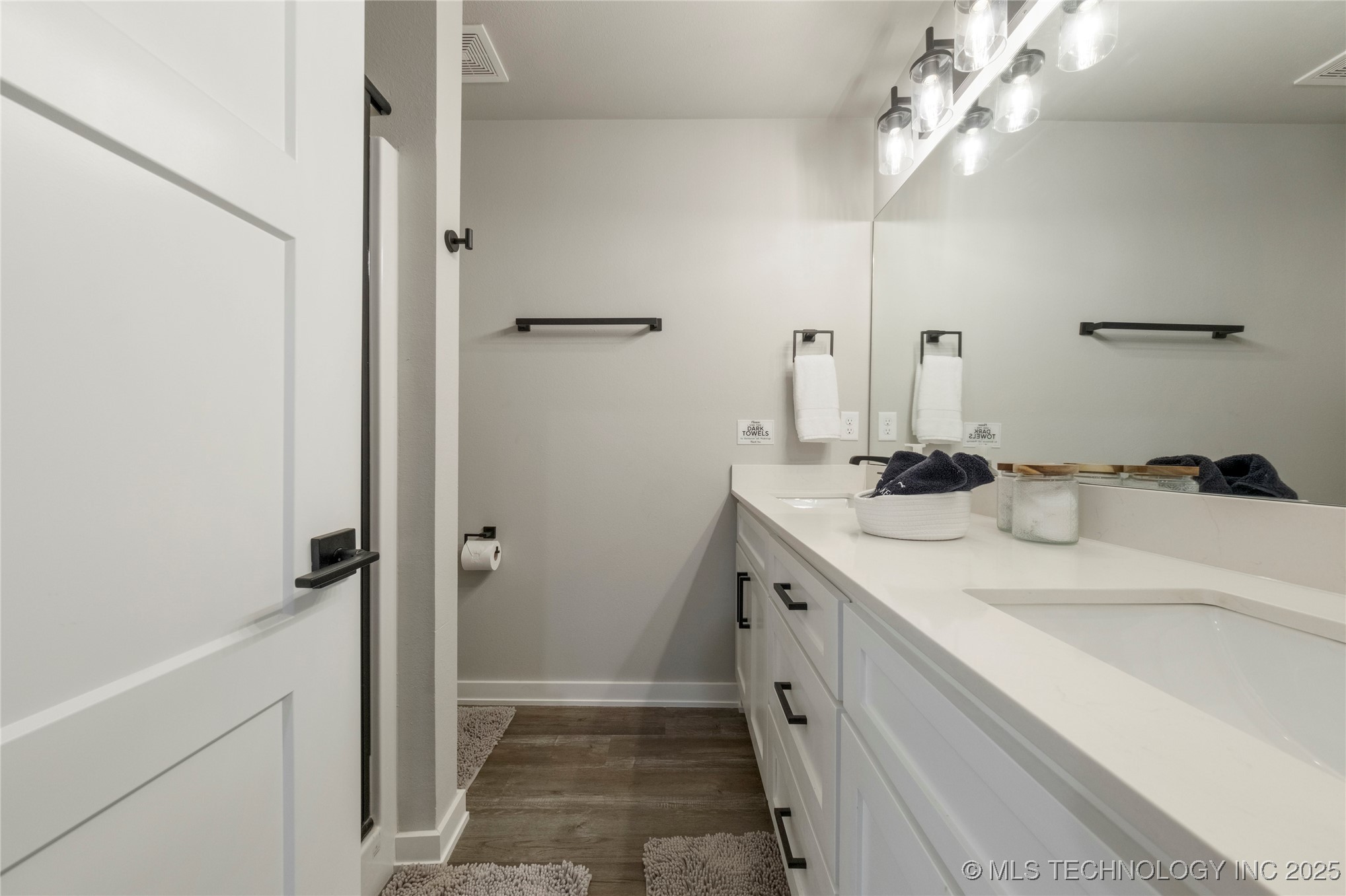 507 W Fort Worth Street Property Photo 33