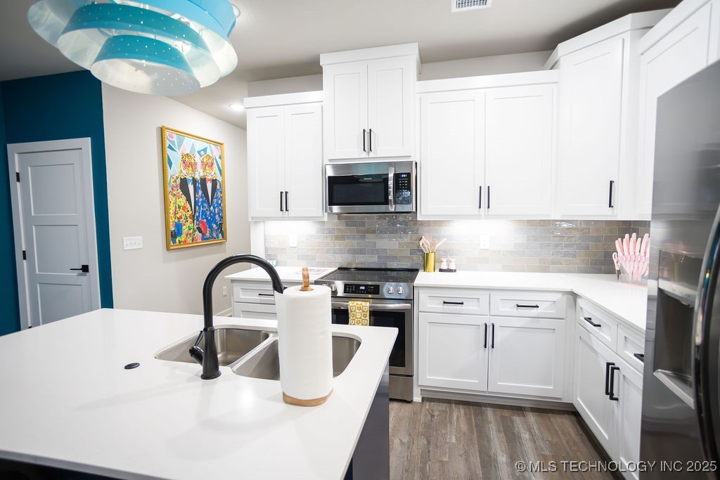 507 W Fort Worth Street Property Photo 42