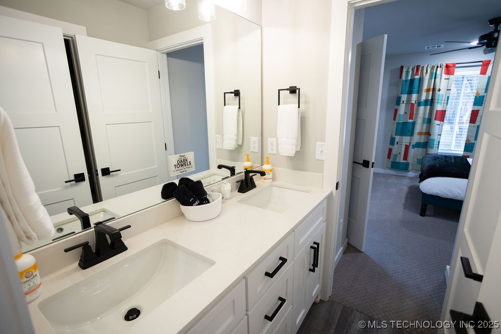 507 W Fort Worth Street Property Photo 49