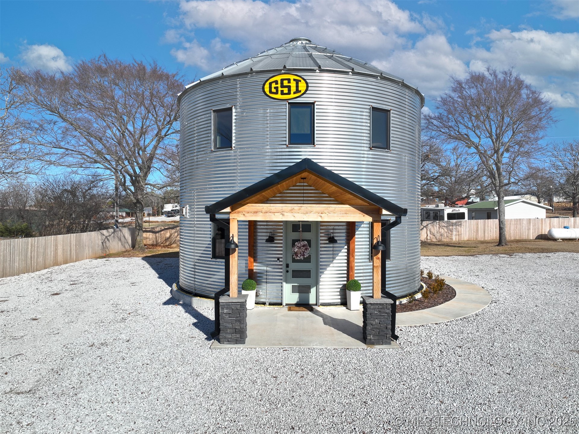 448621 E 979 Road Property Photo 1