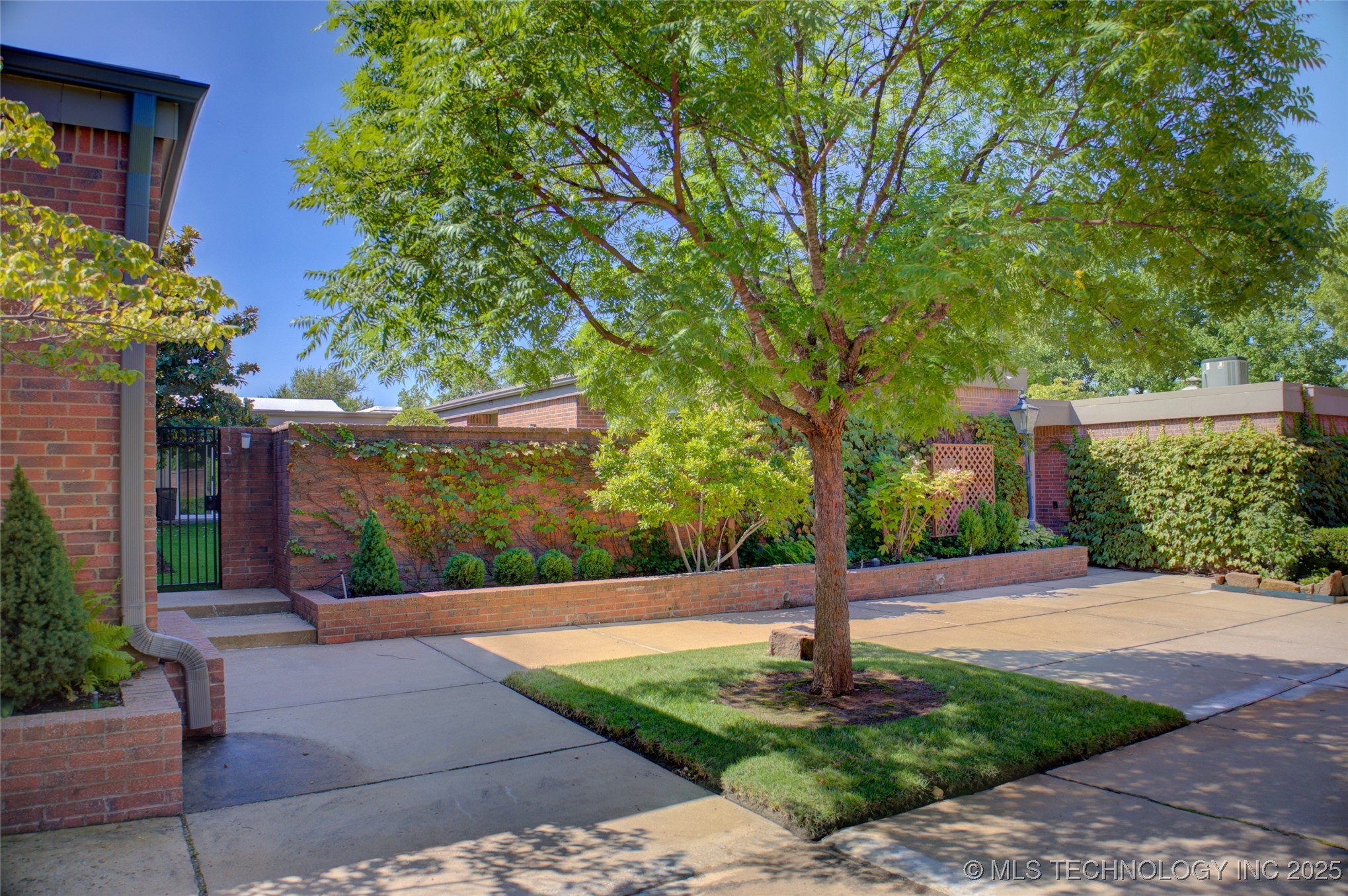 2427 E 72nd Street 5-C-2 Property Photo 1