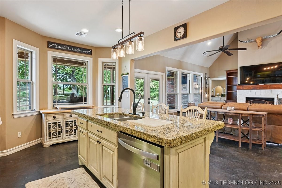 121 Quanah Road Property Photo 16