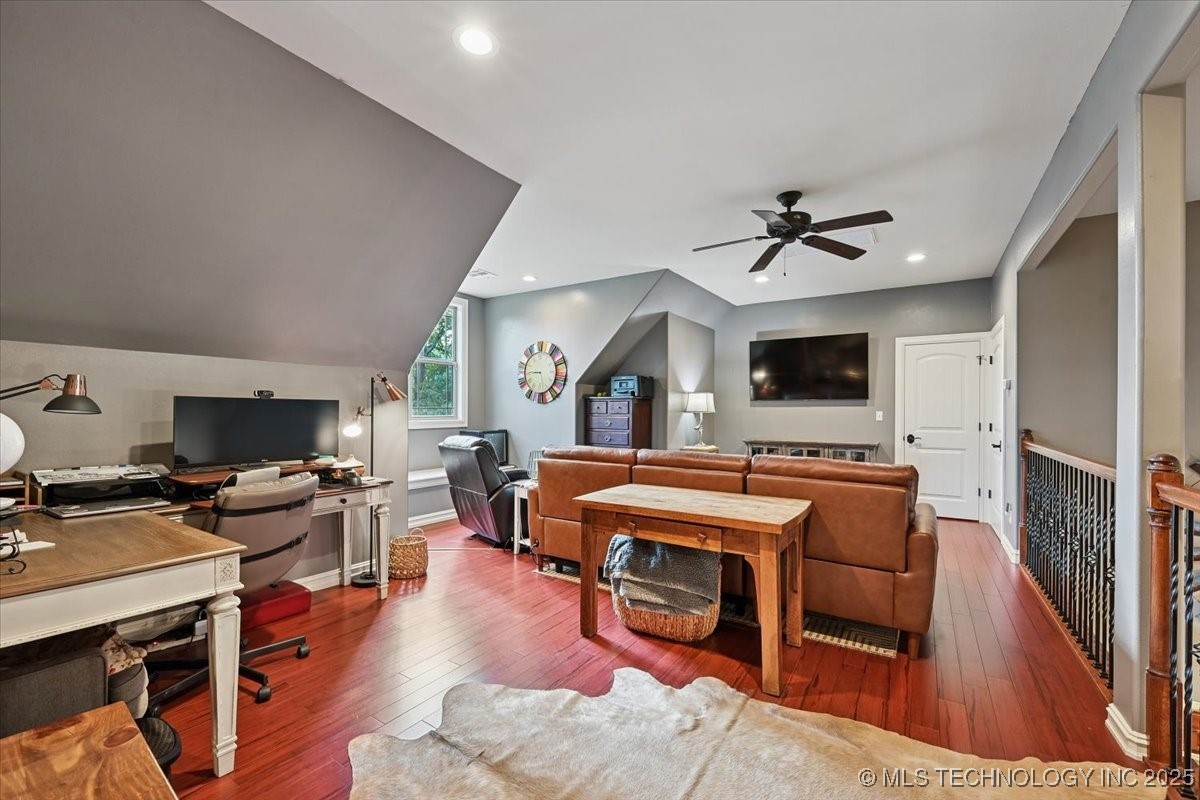 121 Quanah Road Property Photo 24