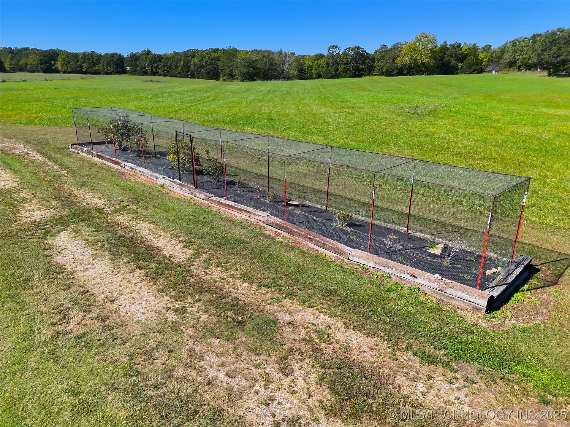 472618 E 775 Road Property Photo 4