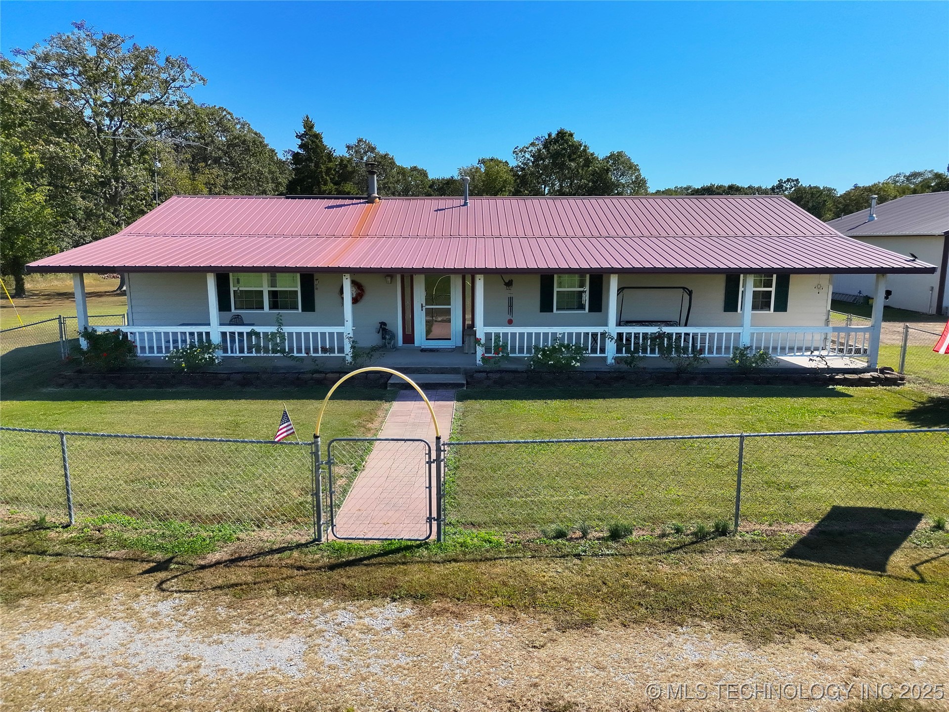 472618 E 775 Road Property Photo 5