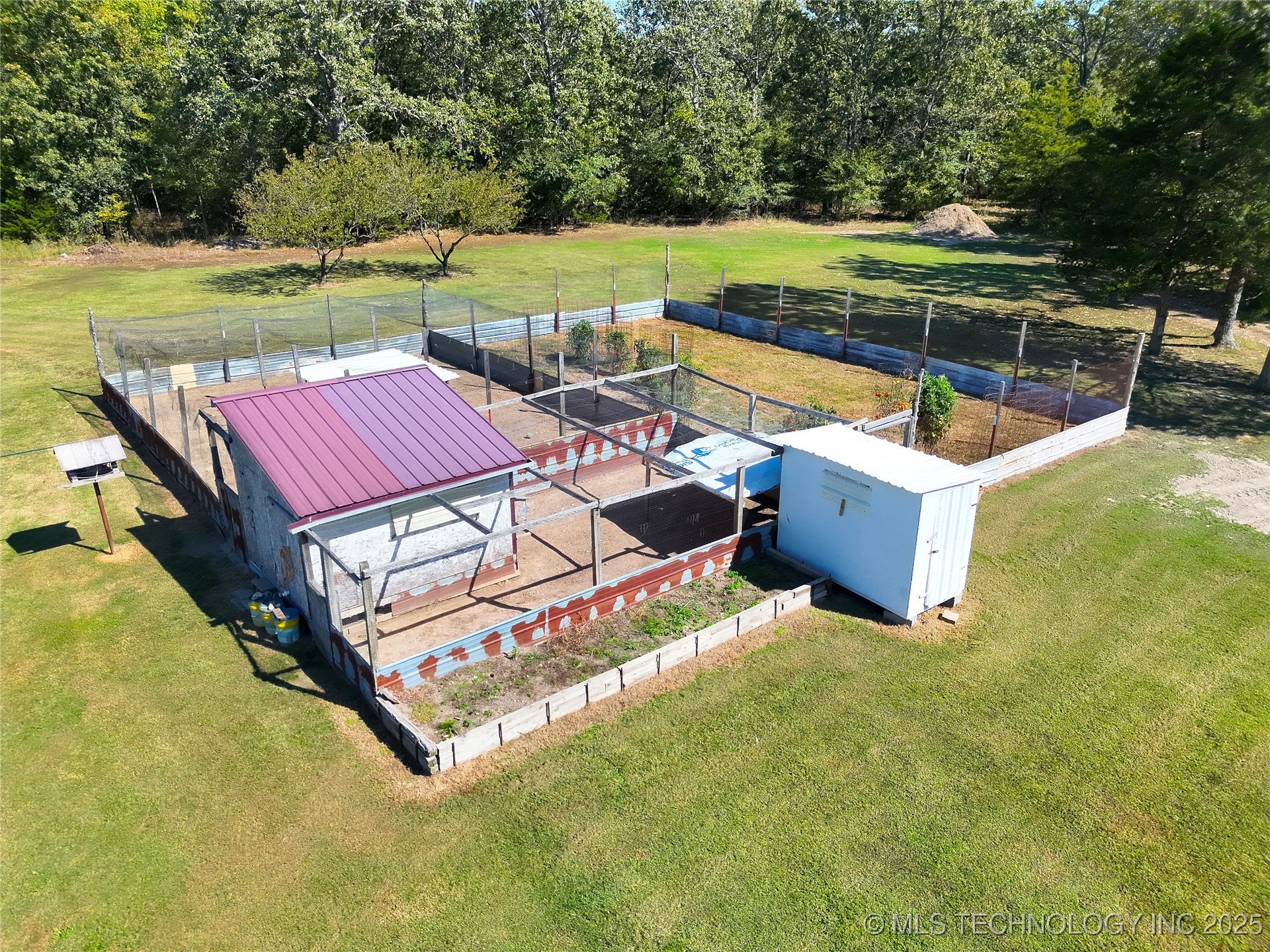 472618 E 775 Road Property Photo 12