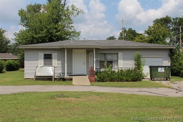 113 Commercial Street W Property Photo 1